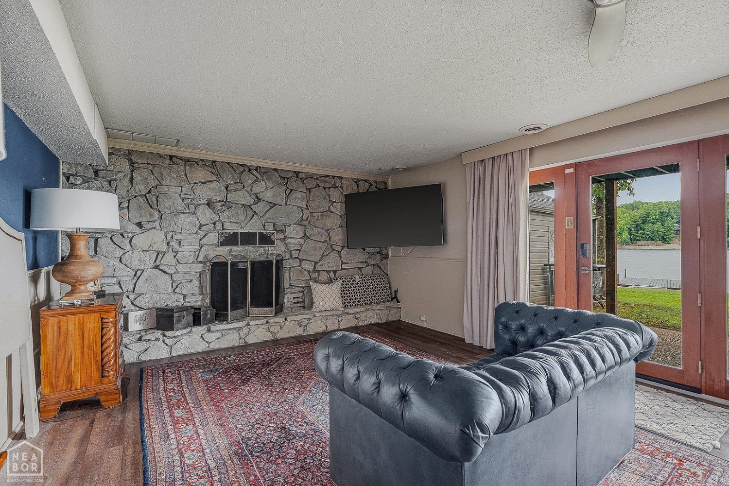 EAST LAKE - Residential