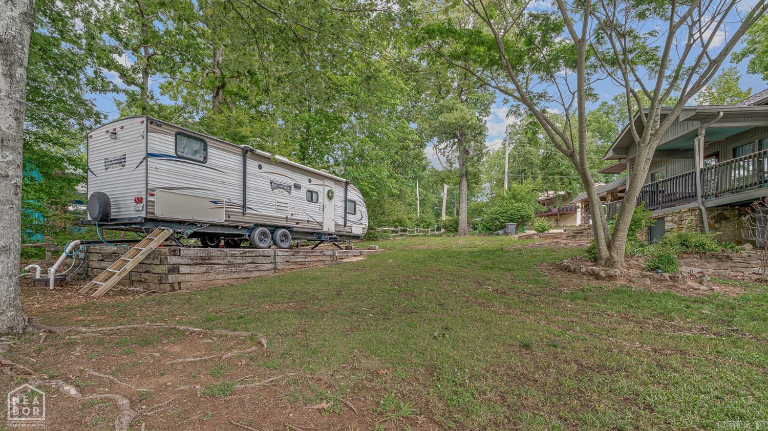 EAST LAKE - Residential
