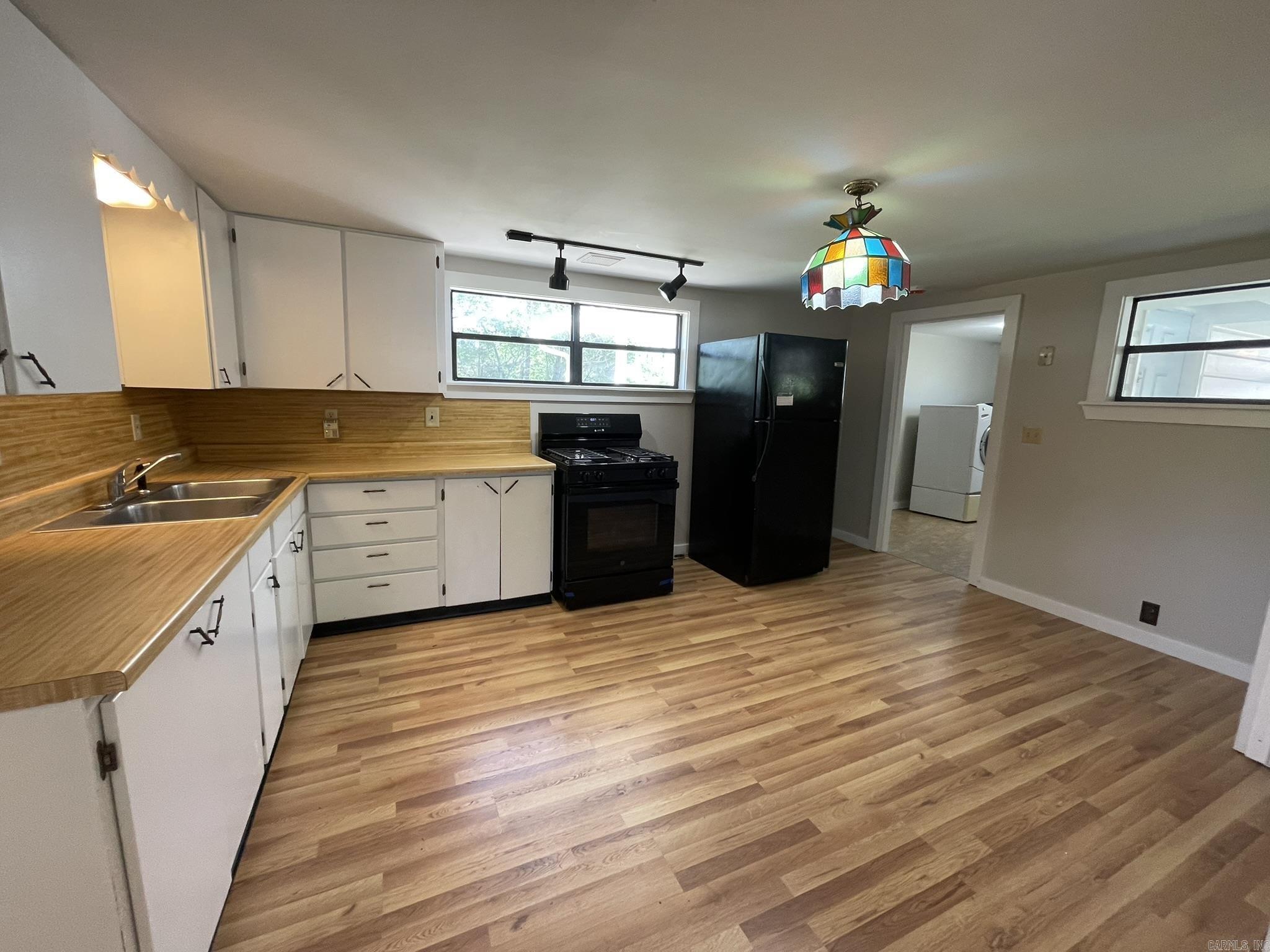 TURNERS SUB OF WHITLEY - Residential