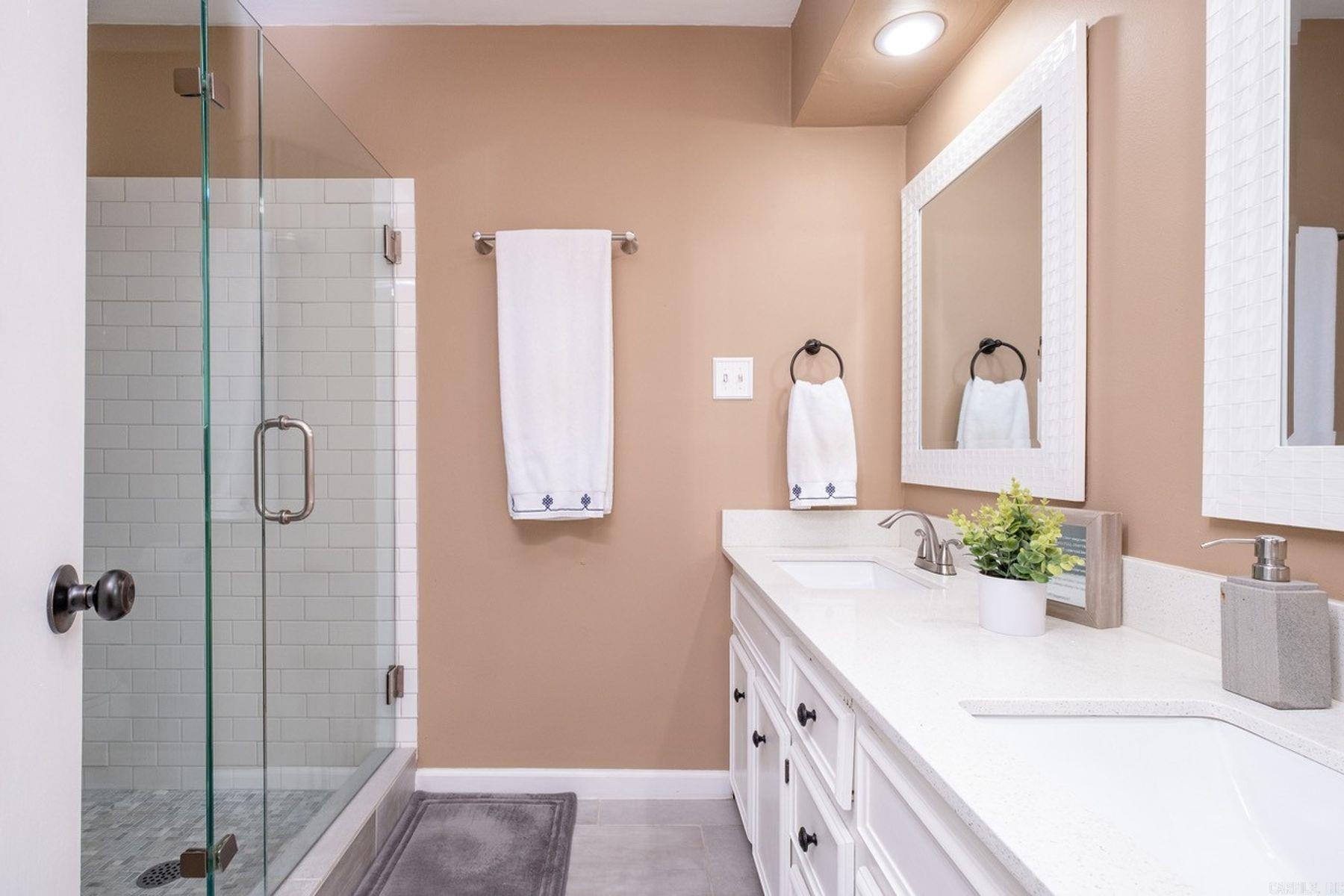 MARLOWE MANOR - Residential