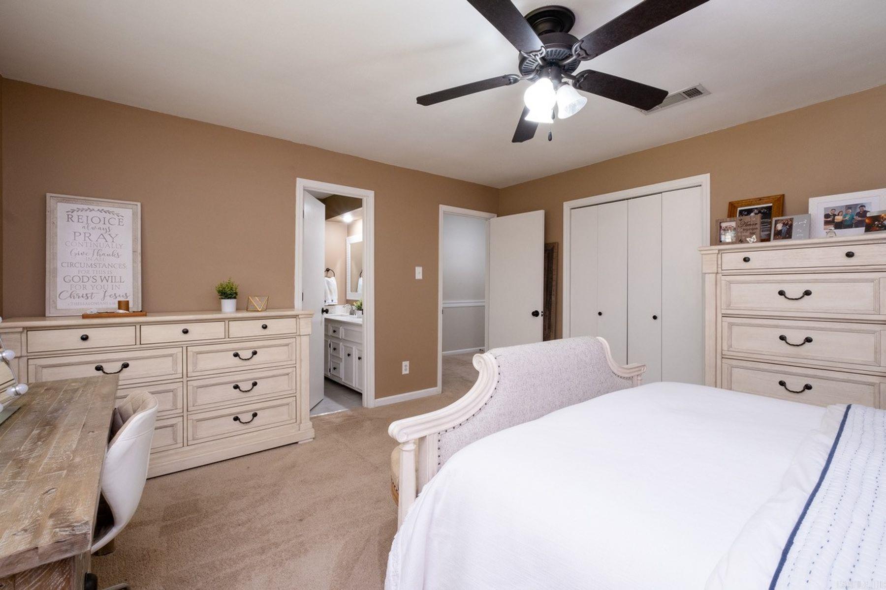 MARLOWE MANOR - Residential