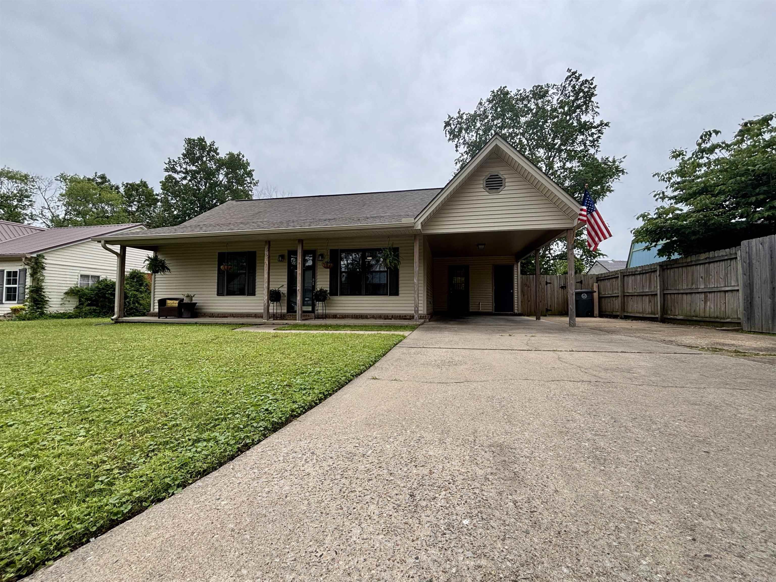 FIELDCREST - Residential