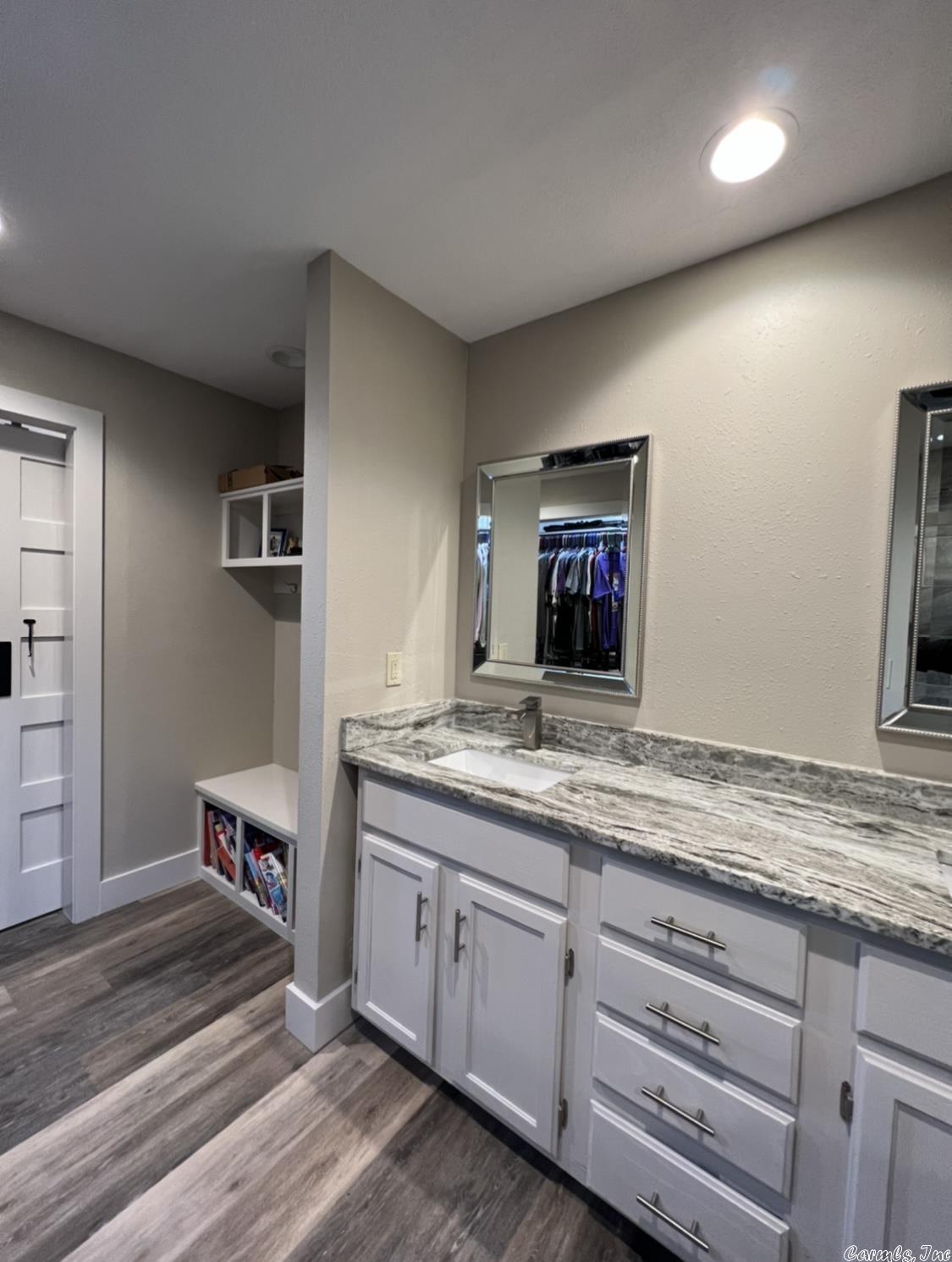 INDIAN HILLS - Residential