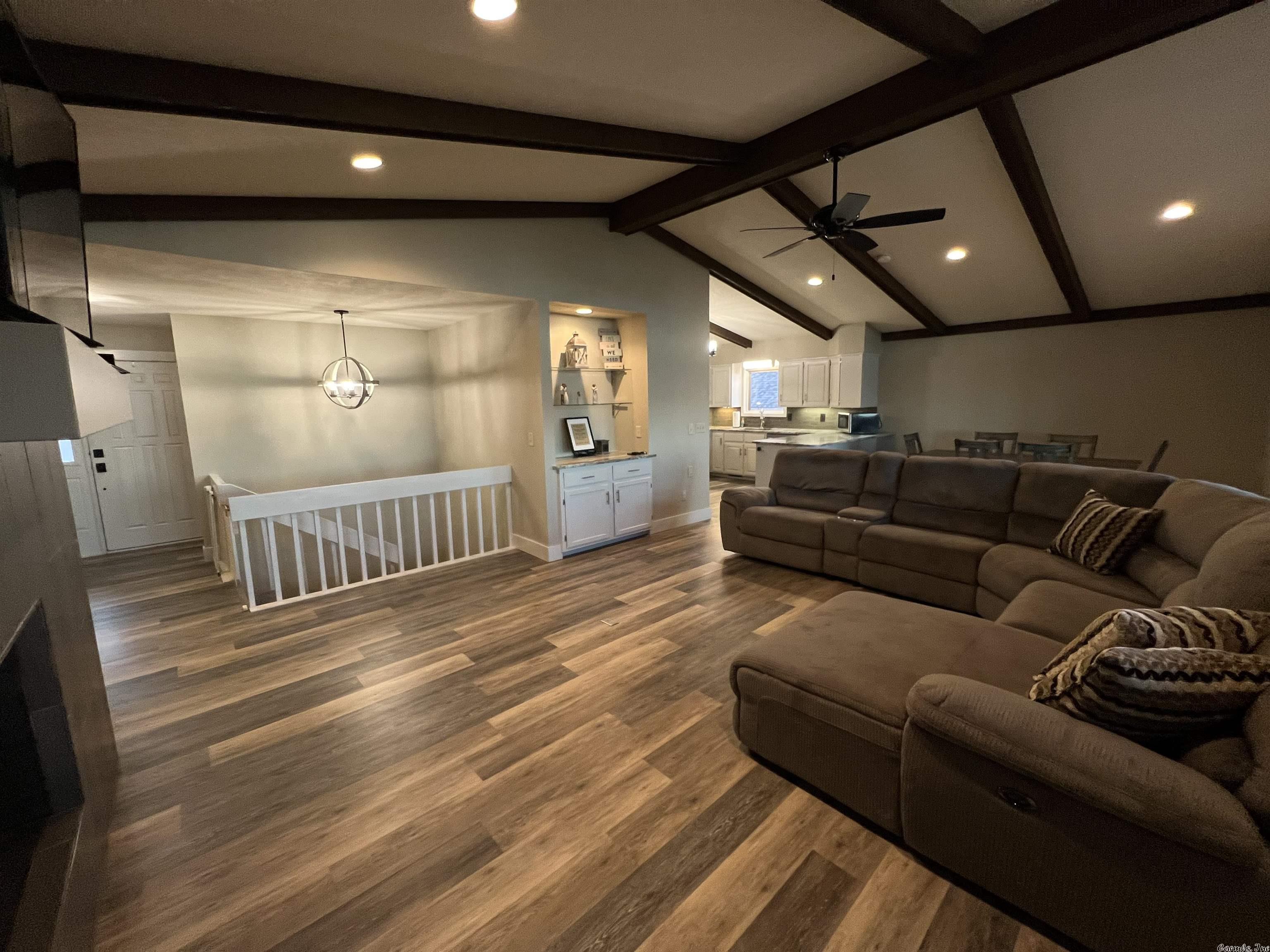 INDIAN HILLS - Residential