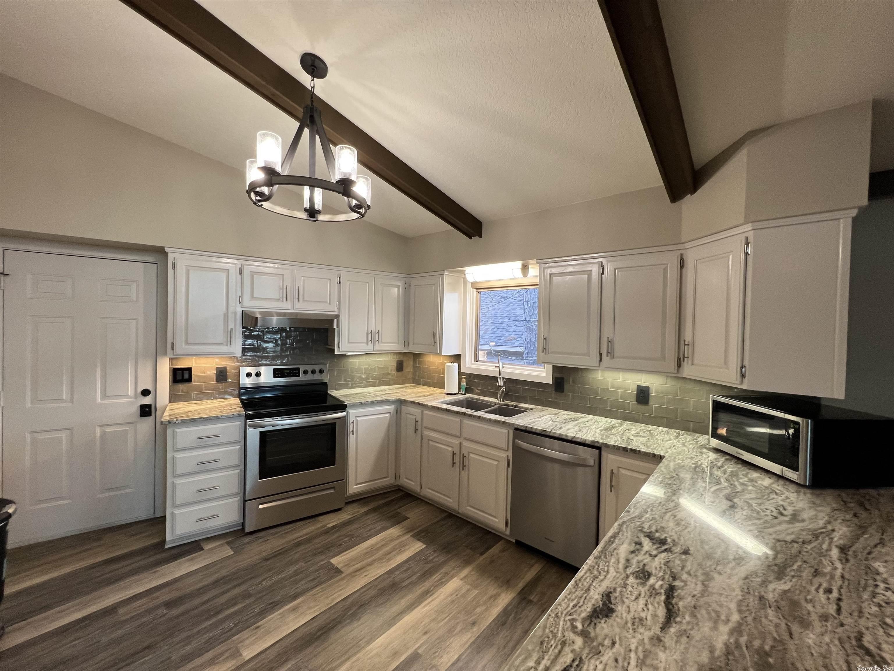 INDIAN HILLS - Residential