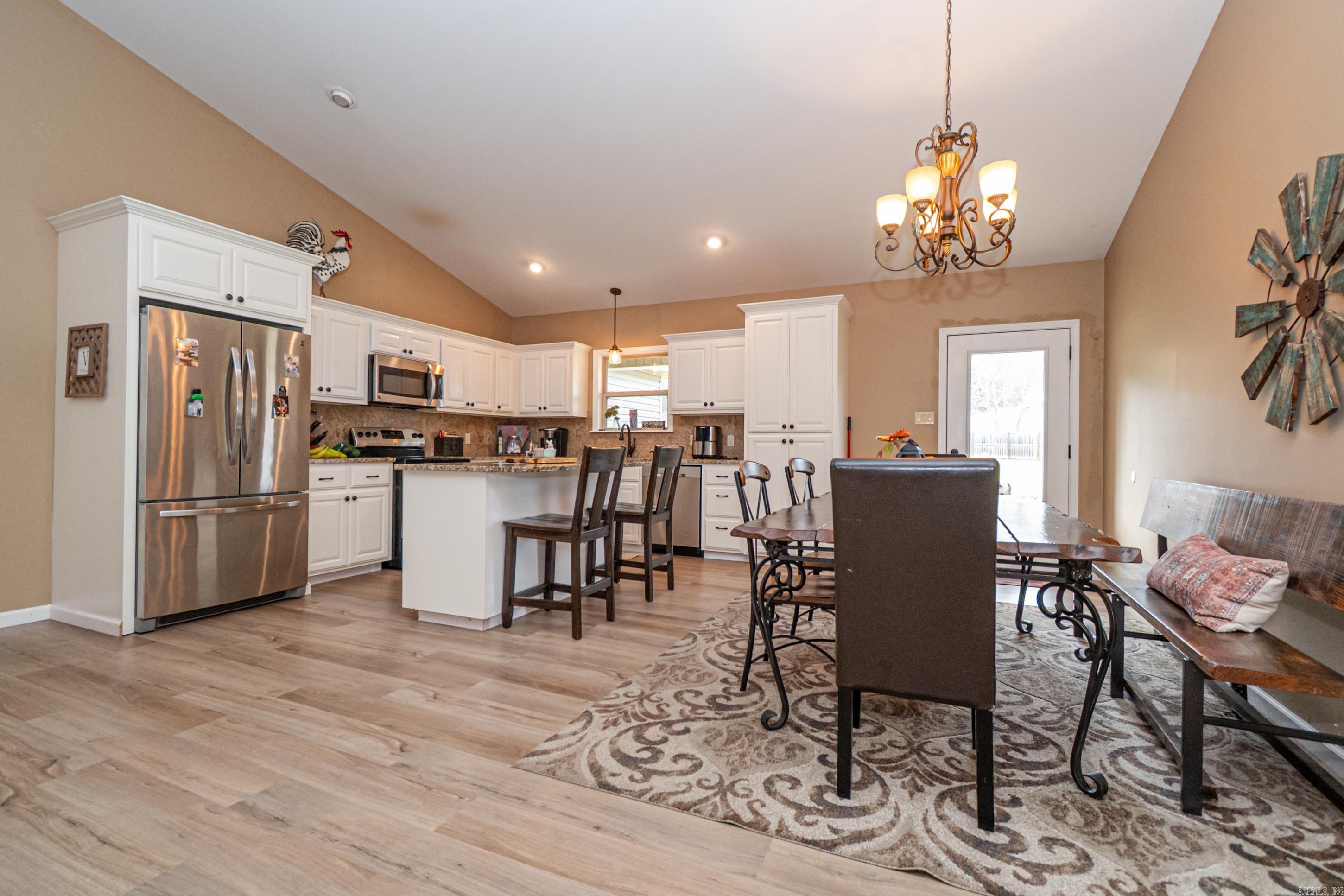 MONTICELLO - Residential