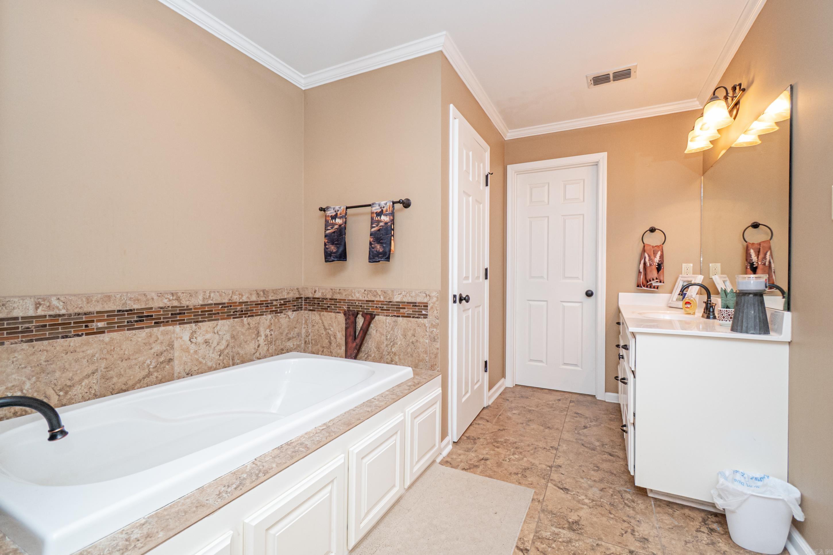 MONTICELLO - Residential