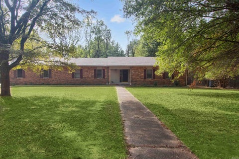 Photo of 1505 Country Manor Lane Ln, Jonesboro, AR 72404 (MLS # 26042117)