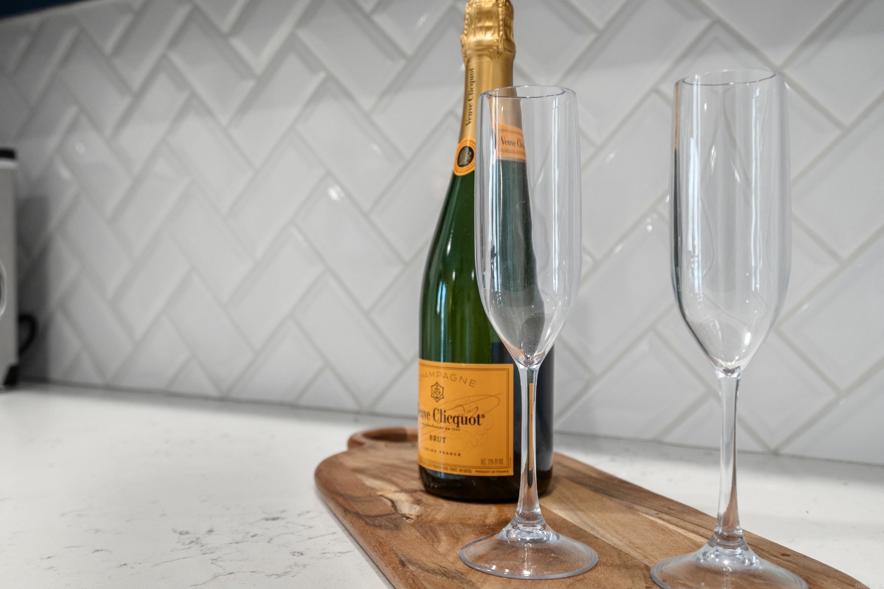 SUNSET COVE HPR - Residential