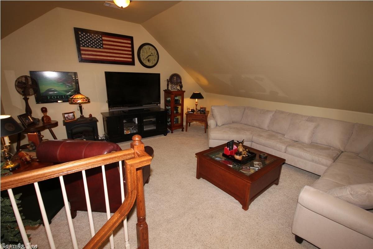 WOODLANDS EDGE - Residential