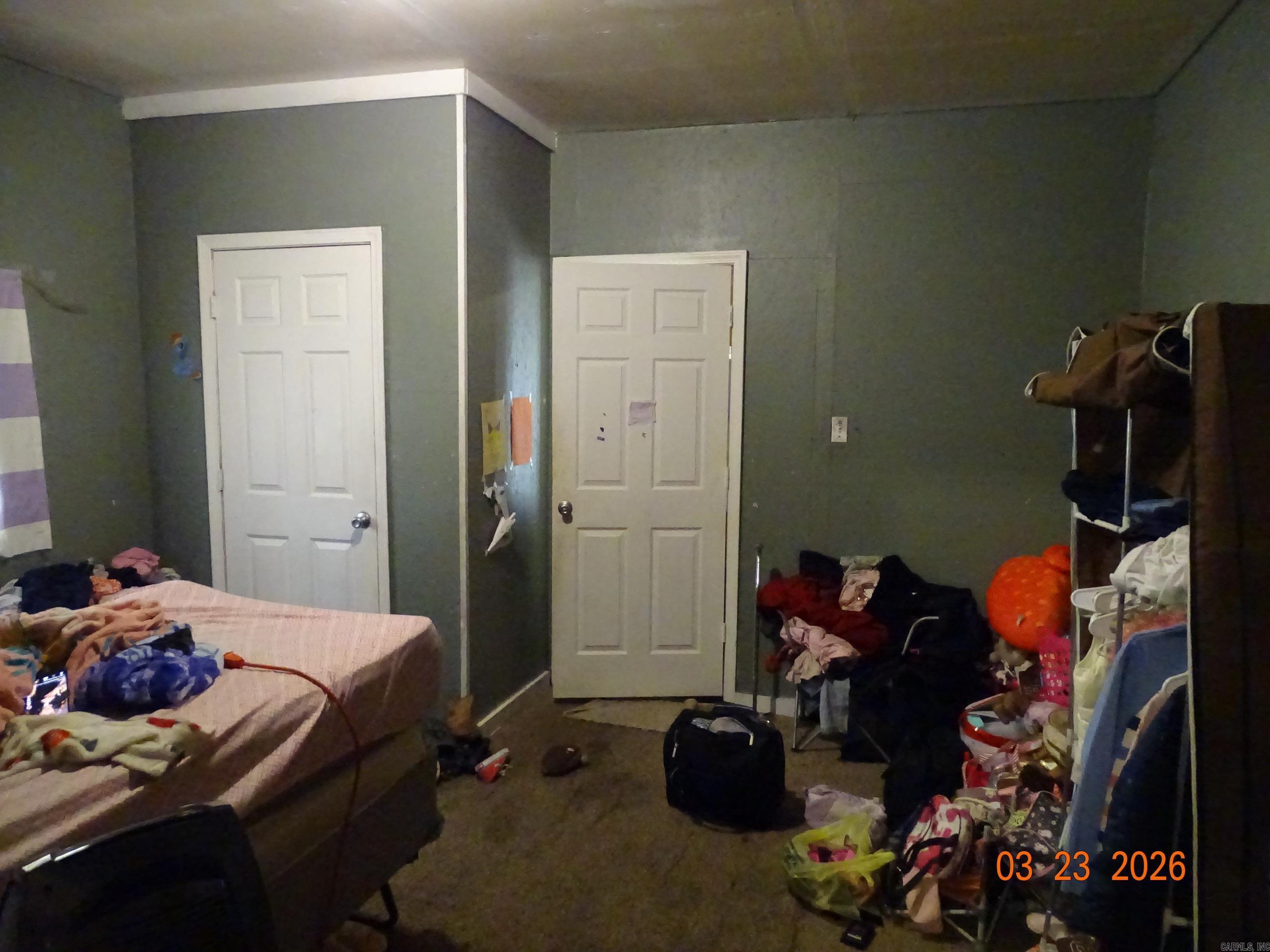 CHESTERFIELD SQUARE - Residential