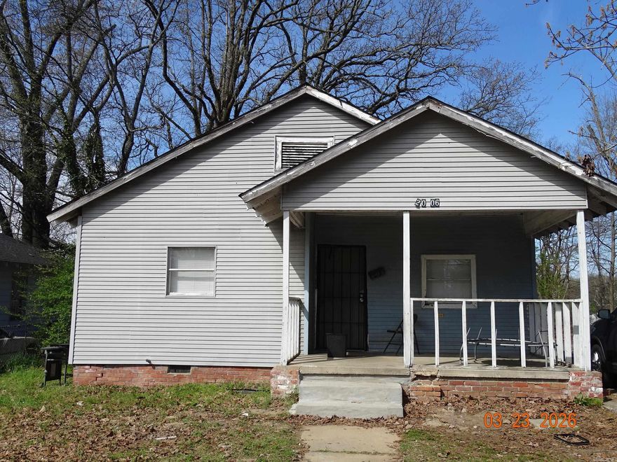 Check out this home!! This home has siding and a fenced yard.  Make this house part of your portfolio today. Tenant occupied.  Need 24 hour notice.