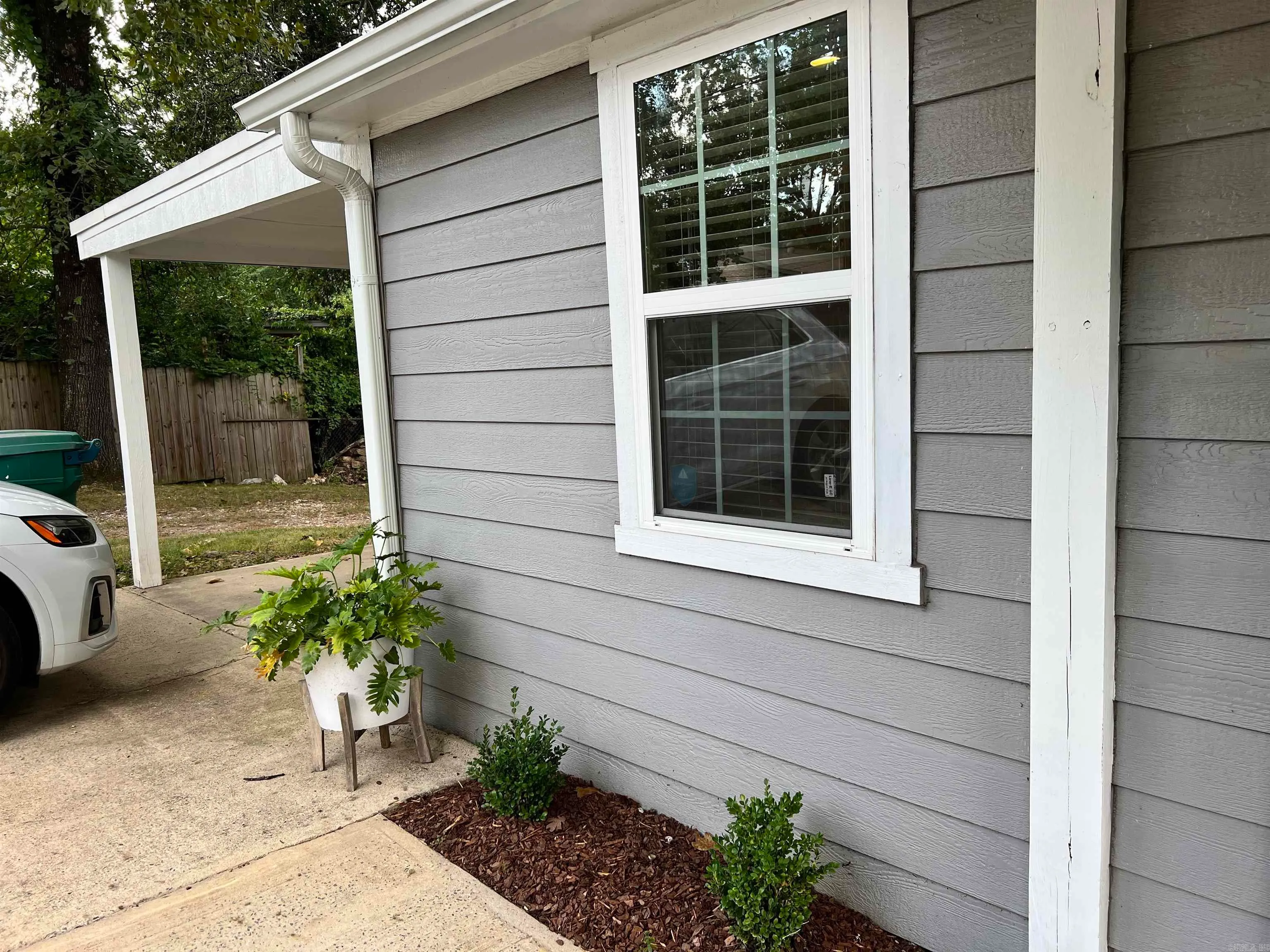 Little Rock, Arkansas 72205, United States, 2 Bedrooms Bedrooms, ,1 BathroomBathrooms,Residential,Pending,179990