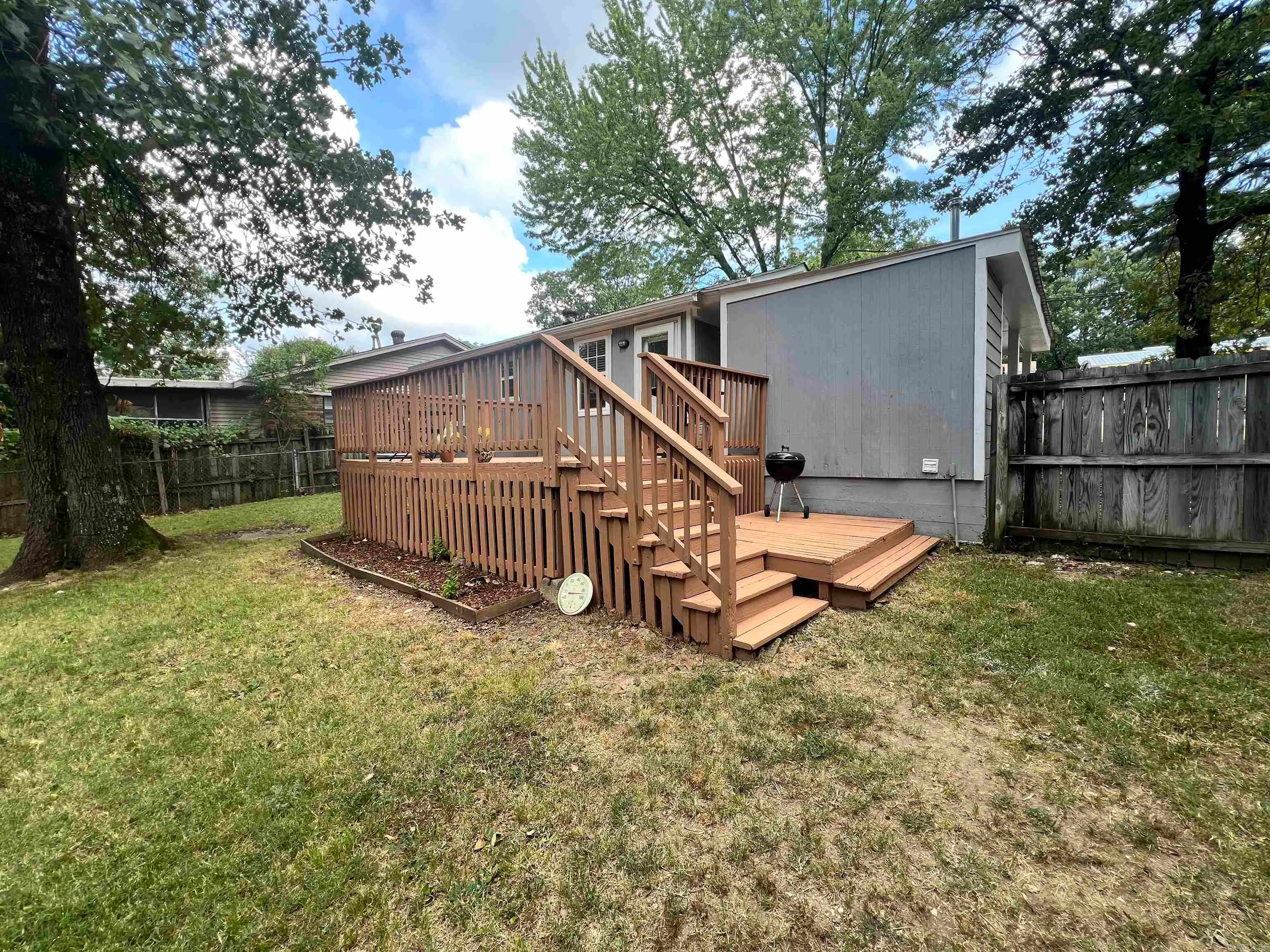 Little Rock, Arkansas 72205, United States, 2 Bedrooms Bedrooms, ,1 BathroomBathrooms,Residential,Pending,179990