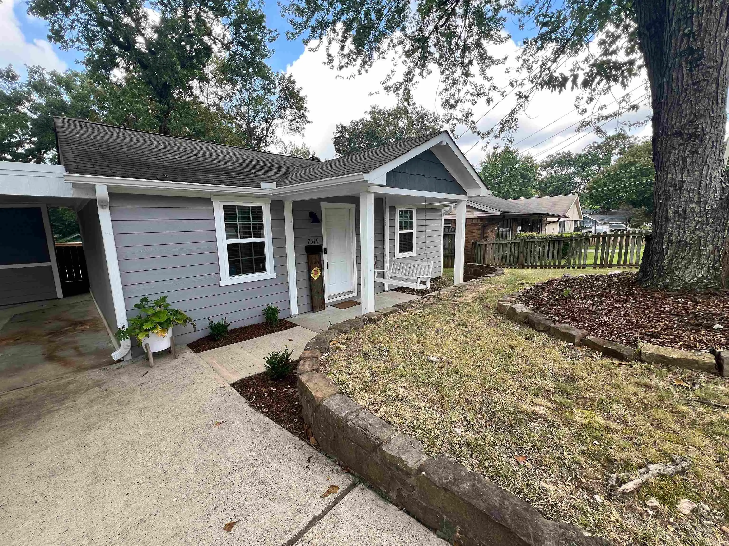 Little Rock, Arkansas 72205, United States, 2 Bedrooms Bedrooms, ,1 BathroomBathrooms,Residential,Pending,179990