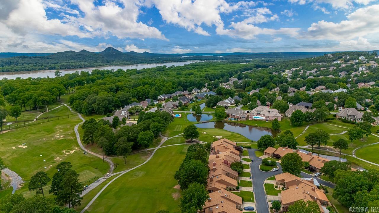 NINTH FAIRWAY TO GOLF CRS VIL - Residential