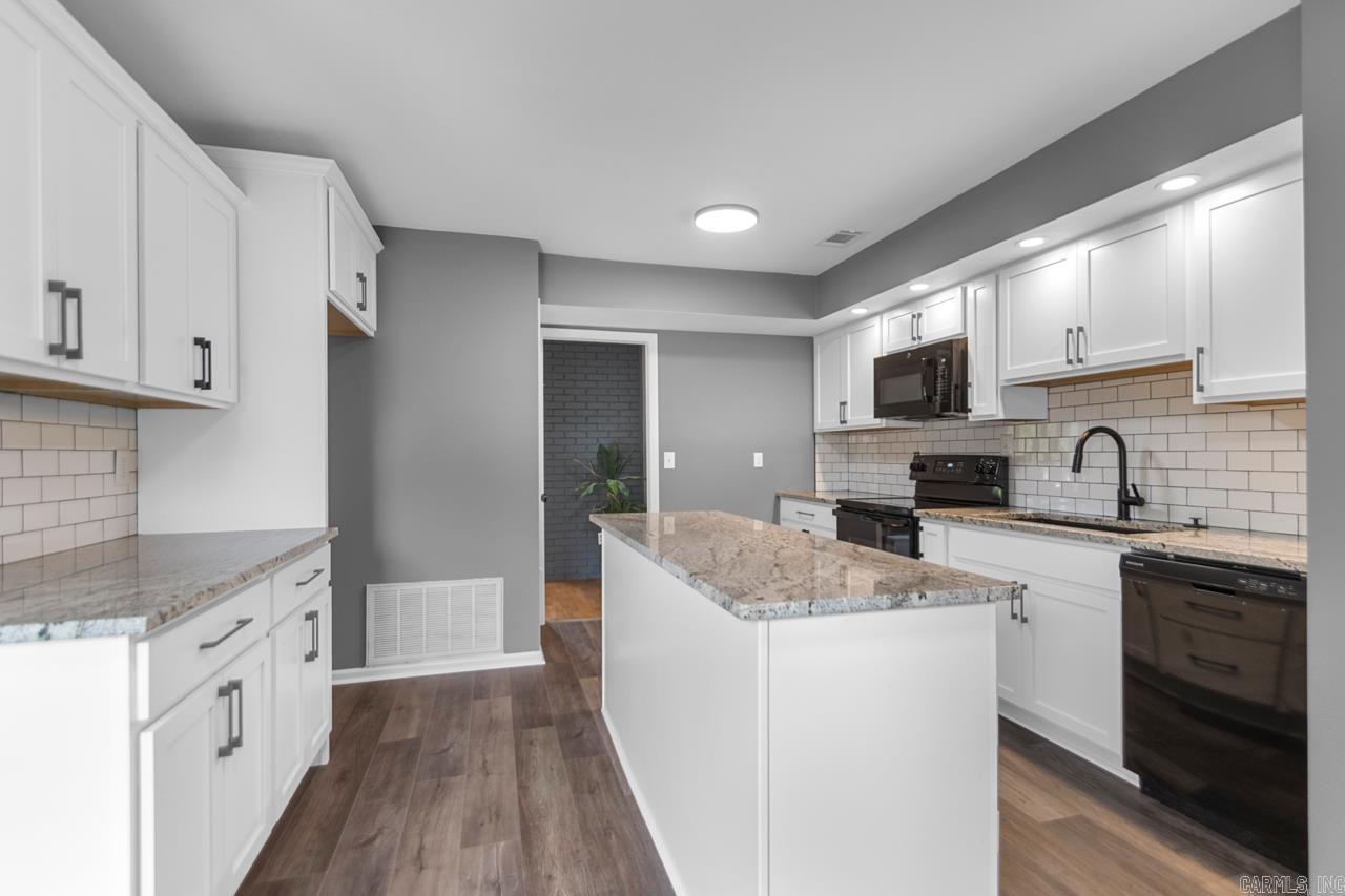 NINTH FAIRWAY TO GOLF CRS VIL - Residential