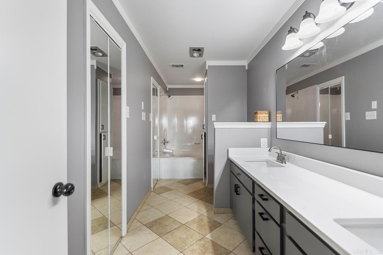 NINTH FAIRWAY TO GOLF CRS VIL - Residential