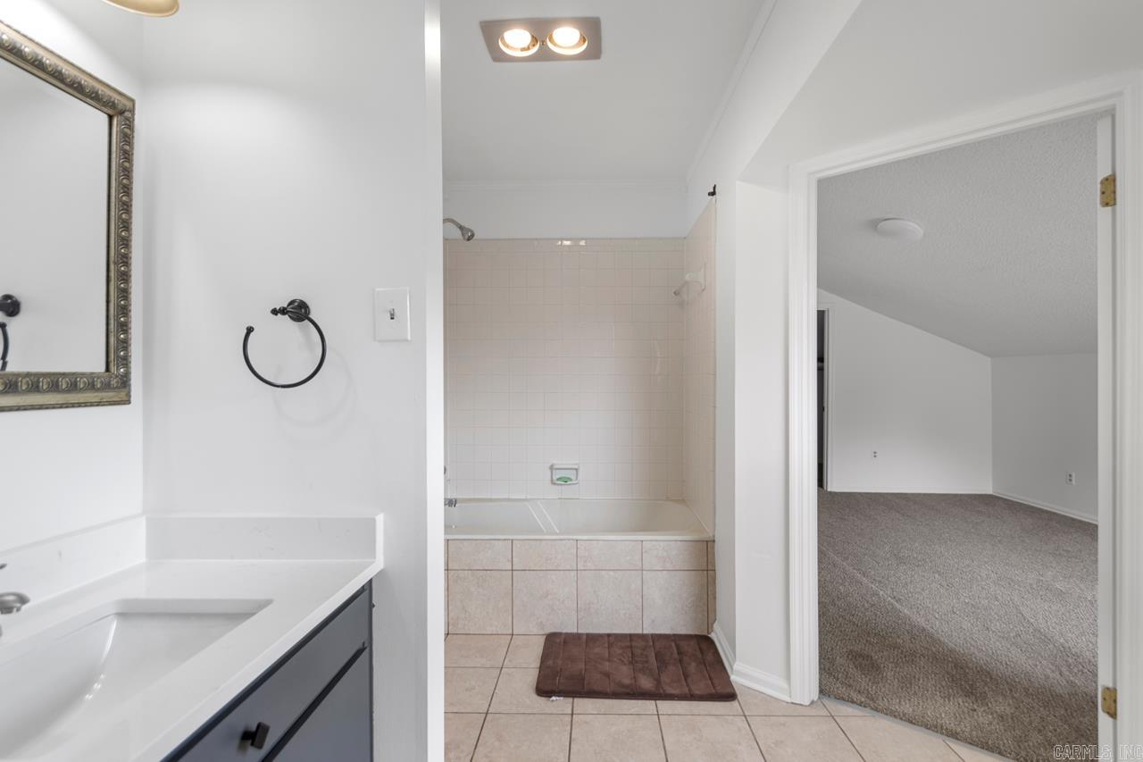 NINTH FAIRWAY TO GOLF CRS VIL - Residential