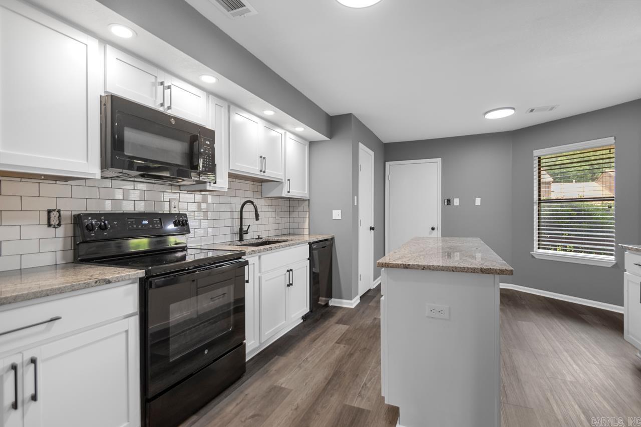 NINTH FAIRWAY TO GOLF CRS VIL - Residential