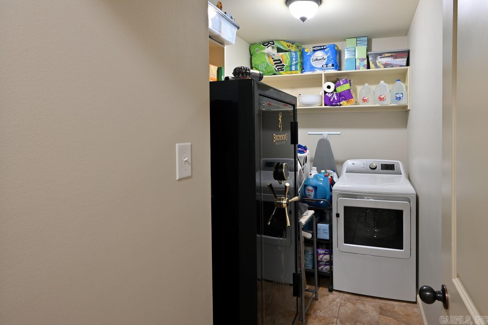 KINGS CROSSING - Residential