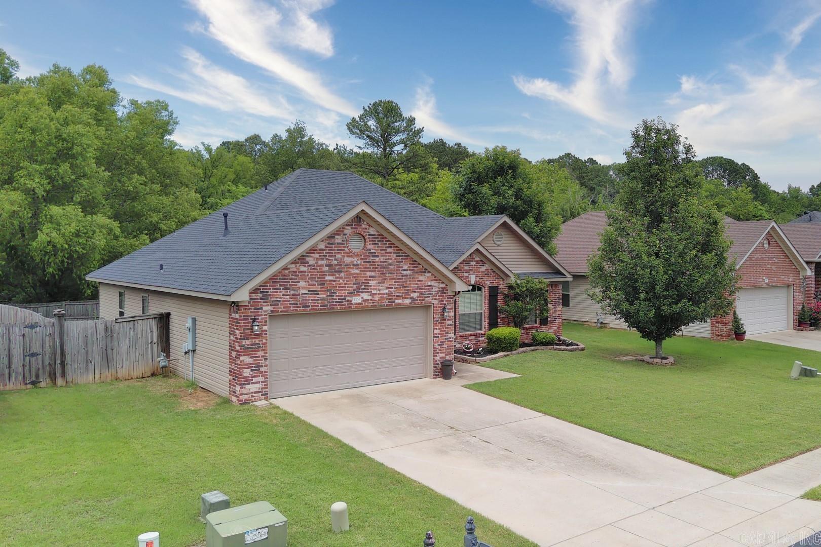 KINGS CROSSING - Residential