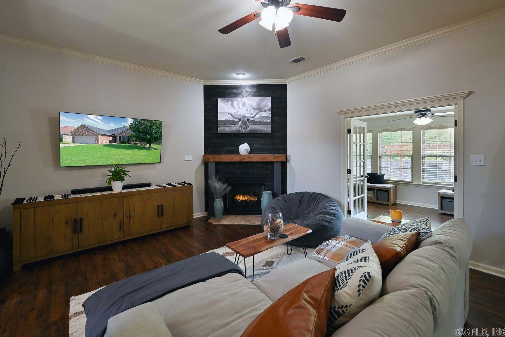 KINGS CROSSING - Residential