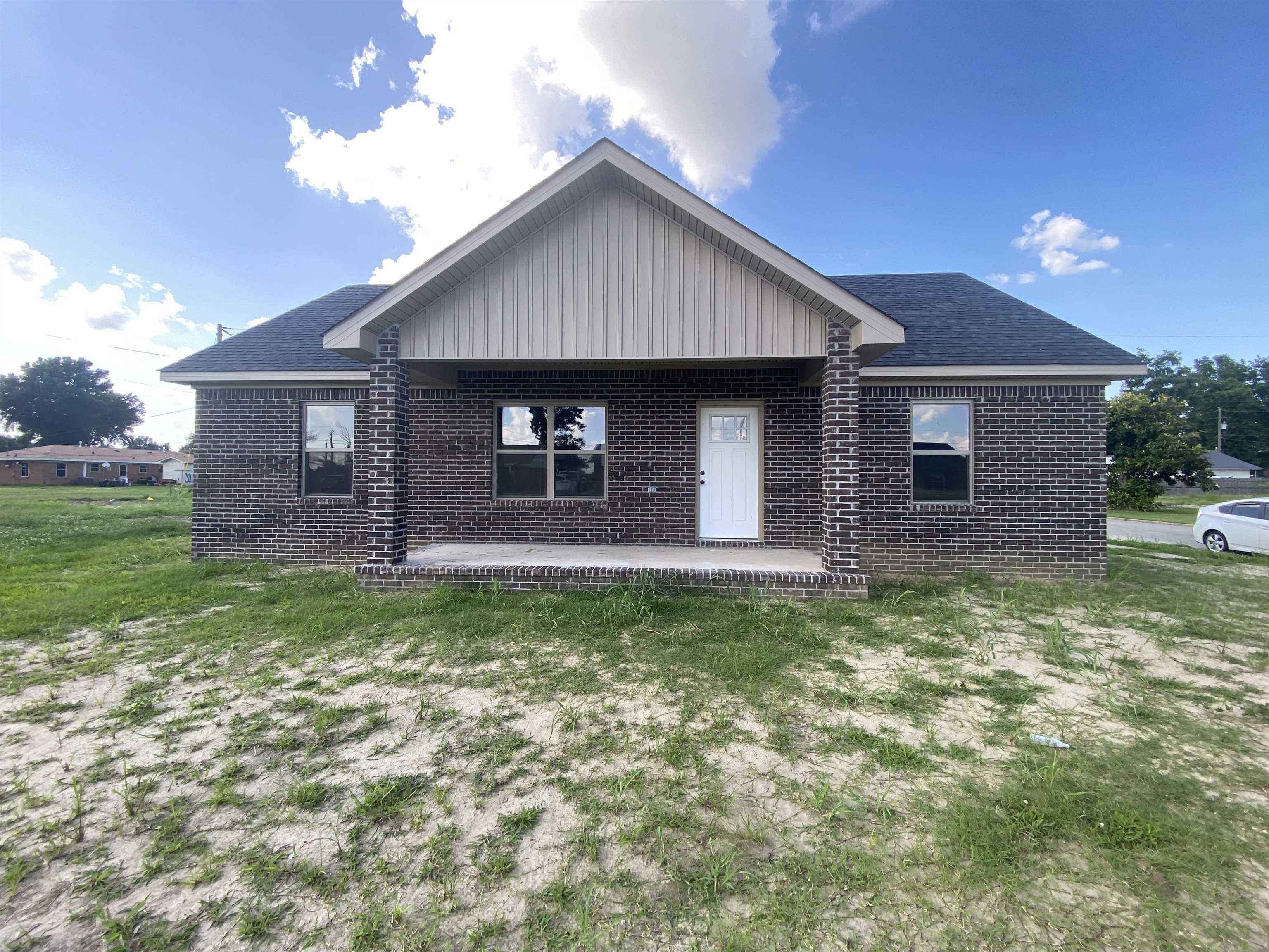 New construction, all brick home with 3 bedrooms and 2 baths. Low maintenance, affordable, and conveniently located in Trumann, Arkansas. Just 20 minutes from Jonesboro and a 45 minute drive to the Memphis bridge. Call your favorite REALTOR® and come see what this home and Trumann has to offer!