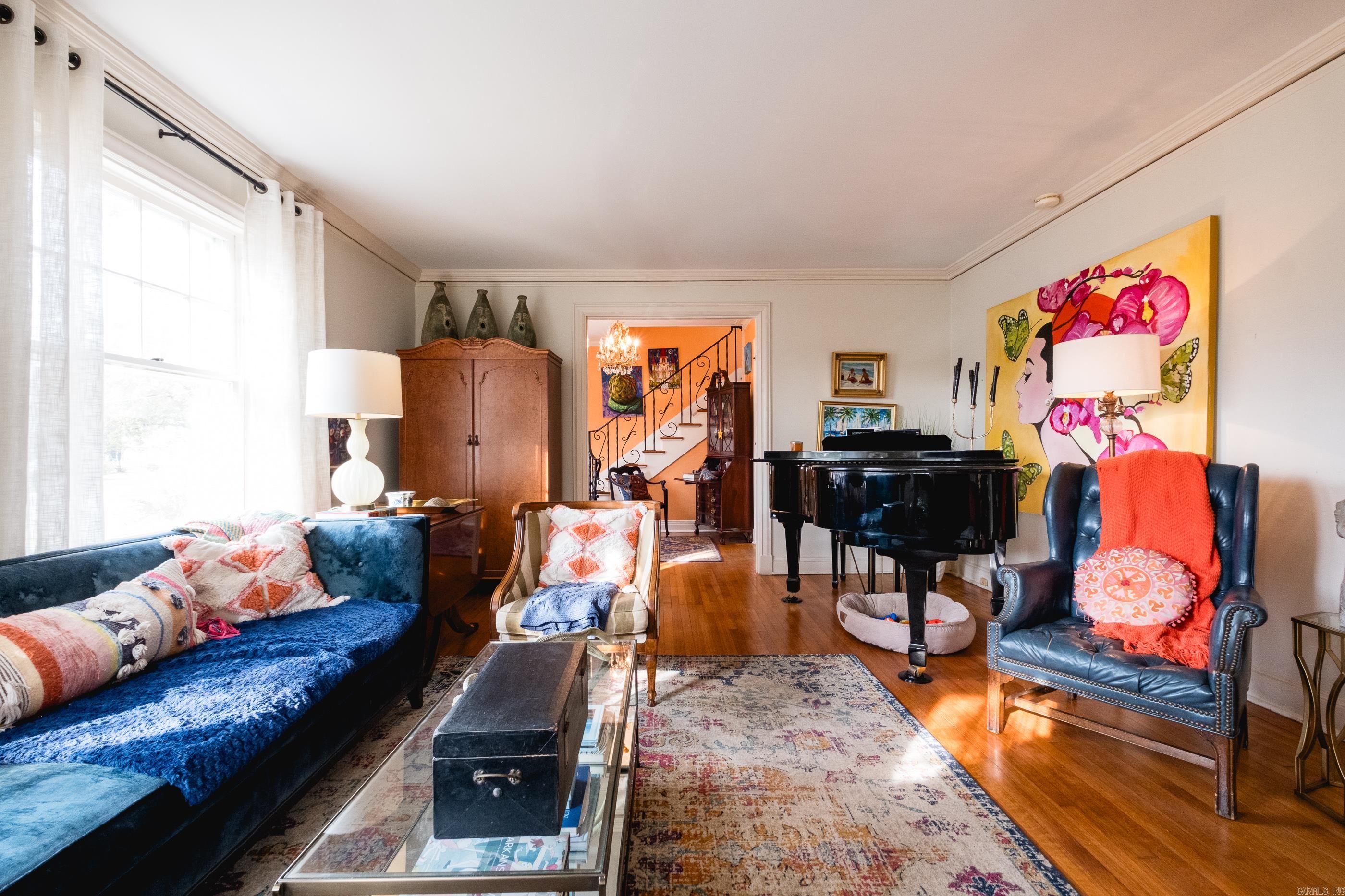 COLONIAL COURT - Residential