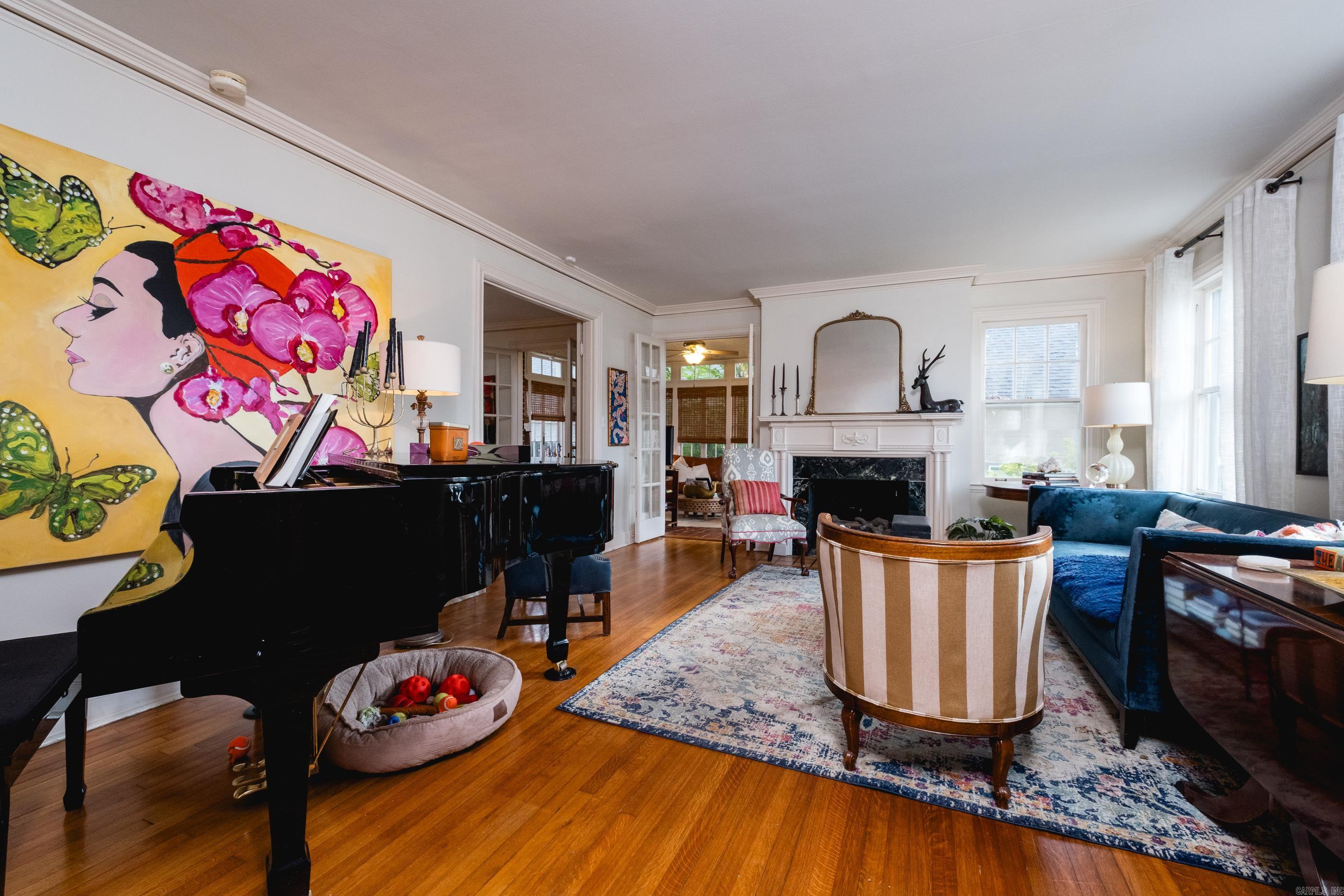 COLONIAL COURT - Residential