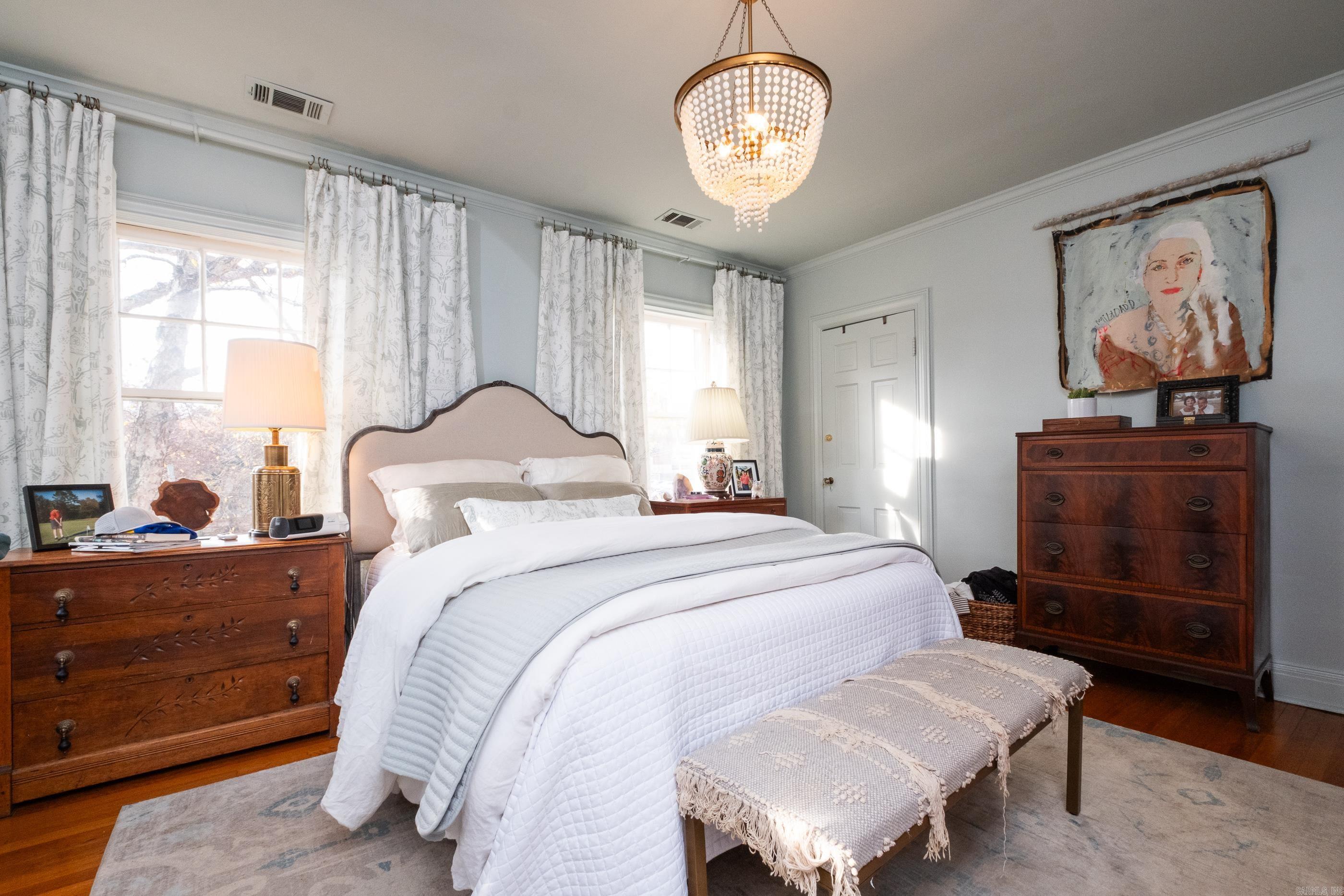 COLONIAL COURT - Residential