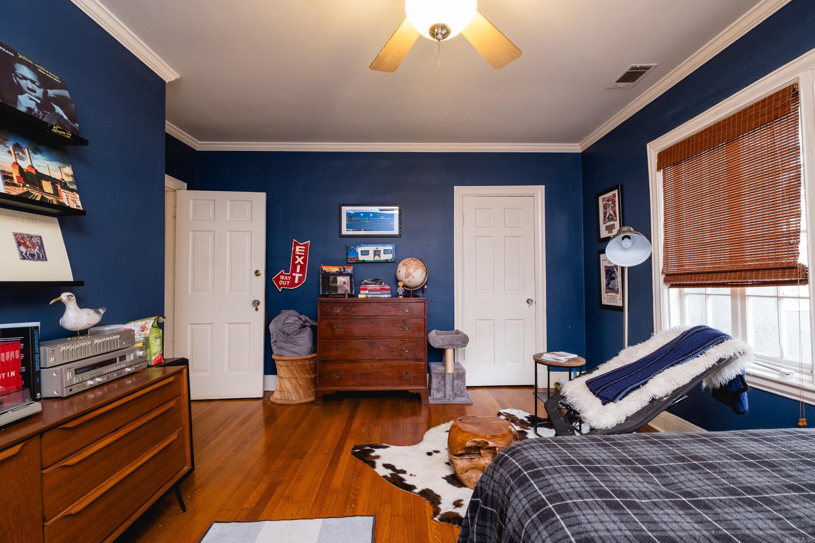 COLONIAL COURT - Residential