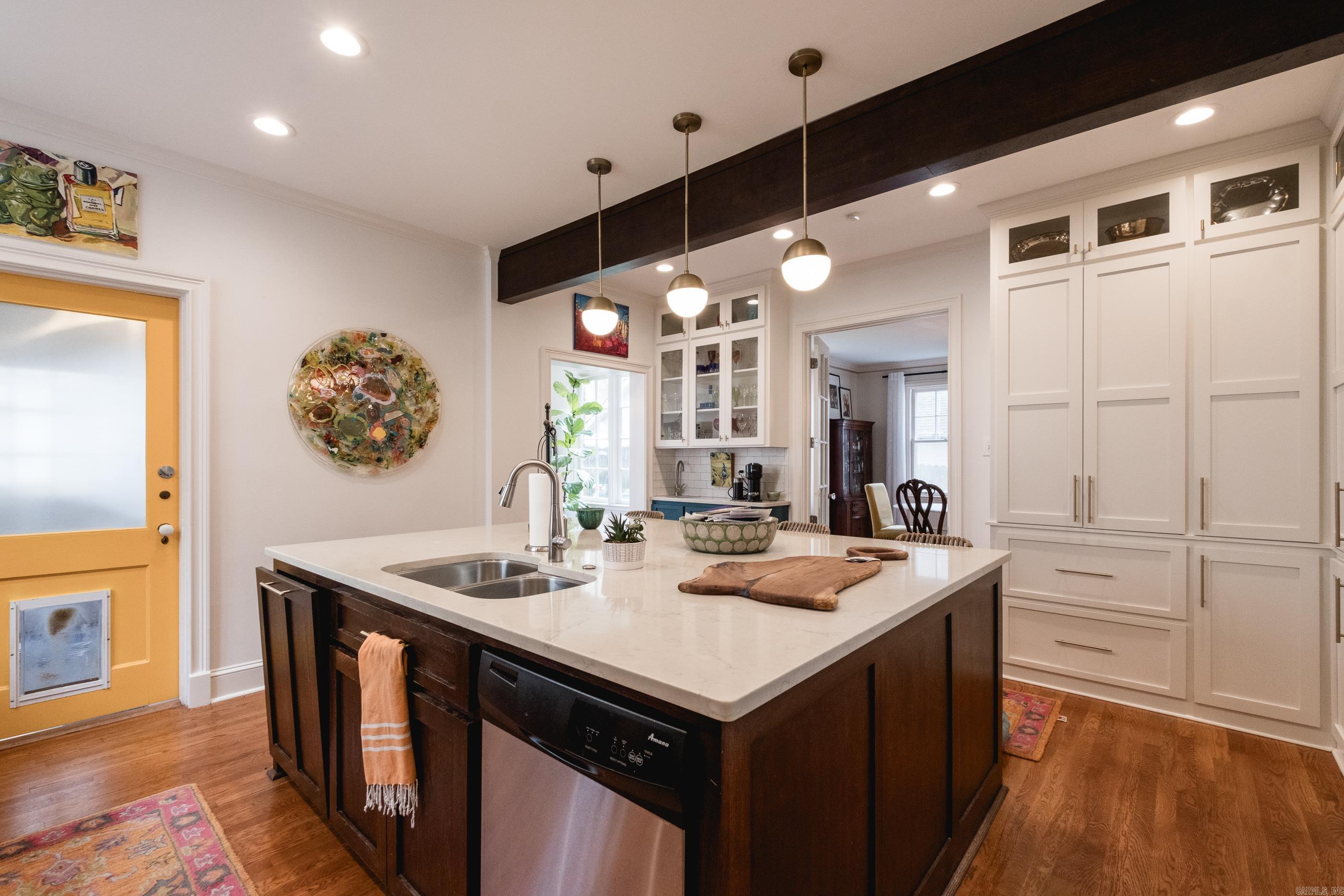 COLONIAL COURT - Residential