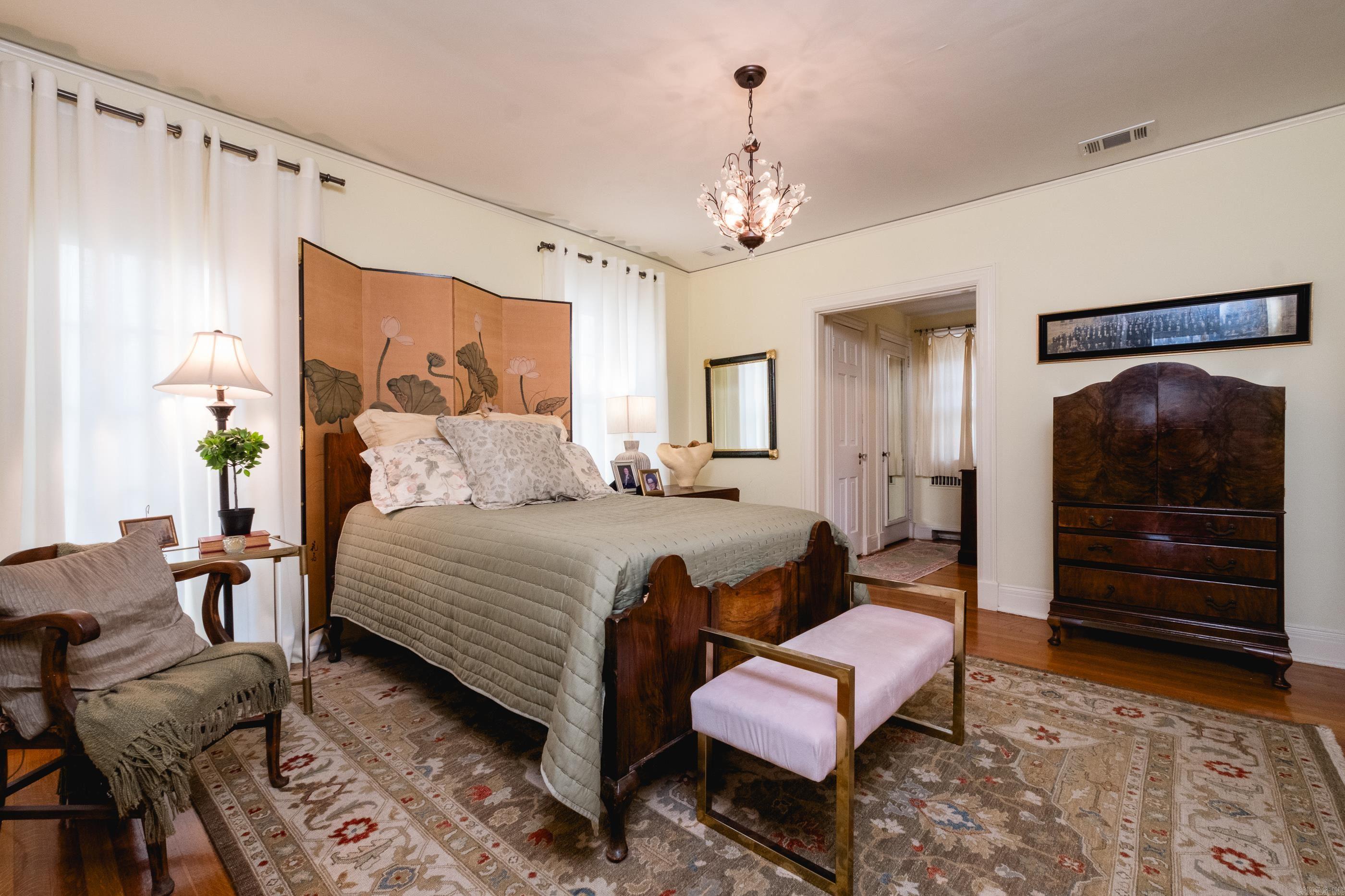 COLONIAL COURT - Residential