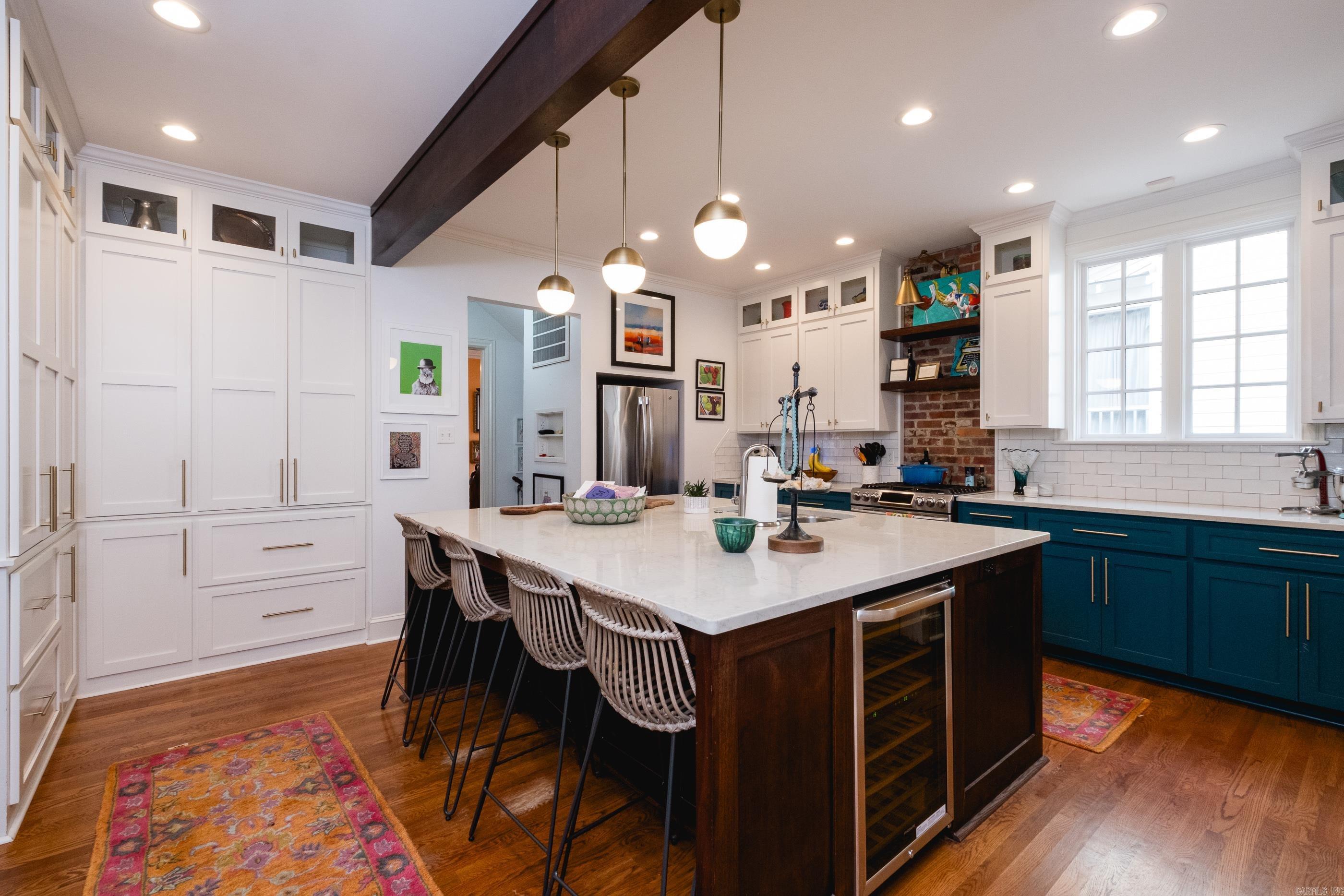 COLONIAL COURT - Residential