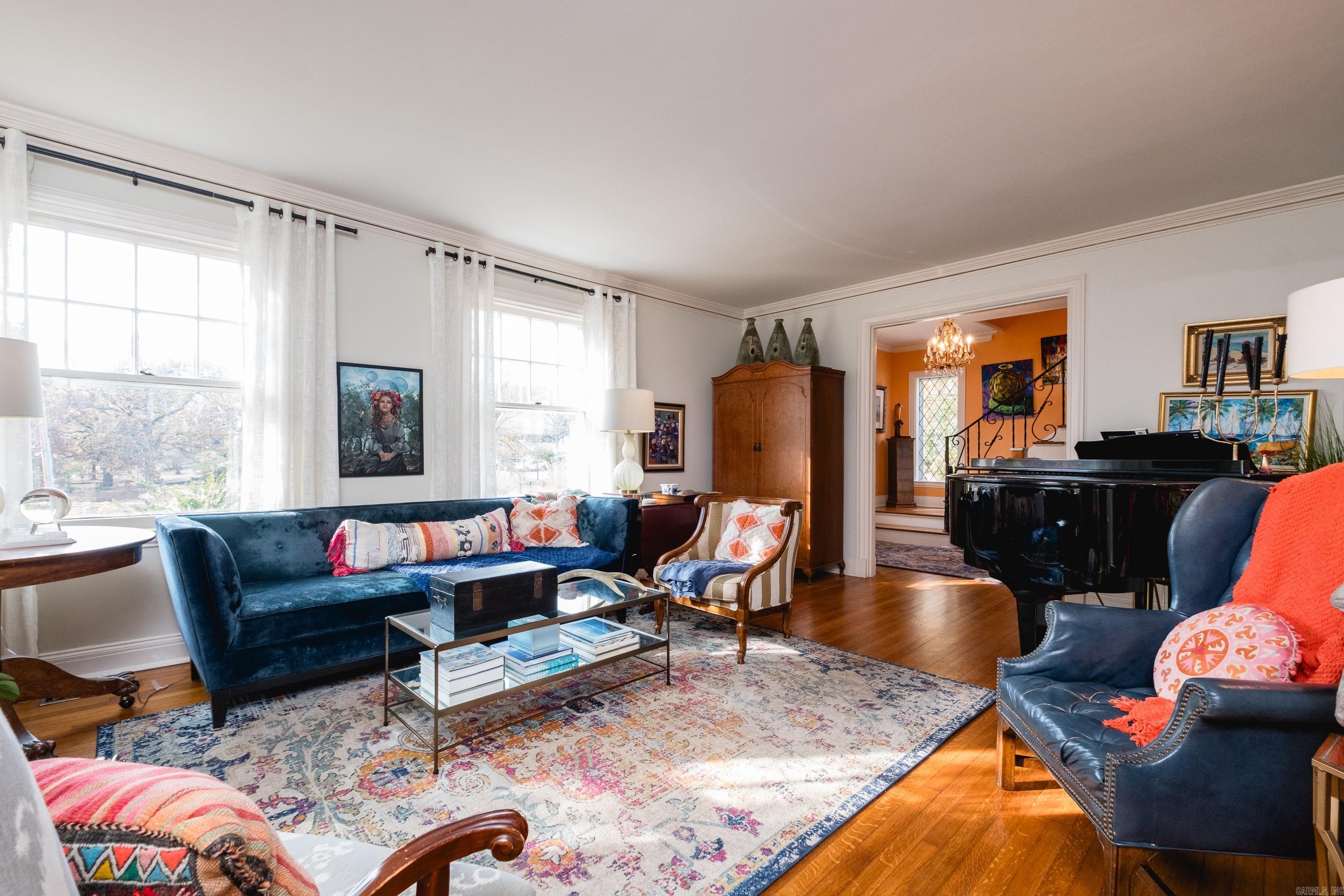 COLONIAL COURT - Residential