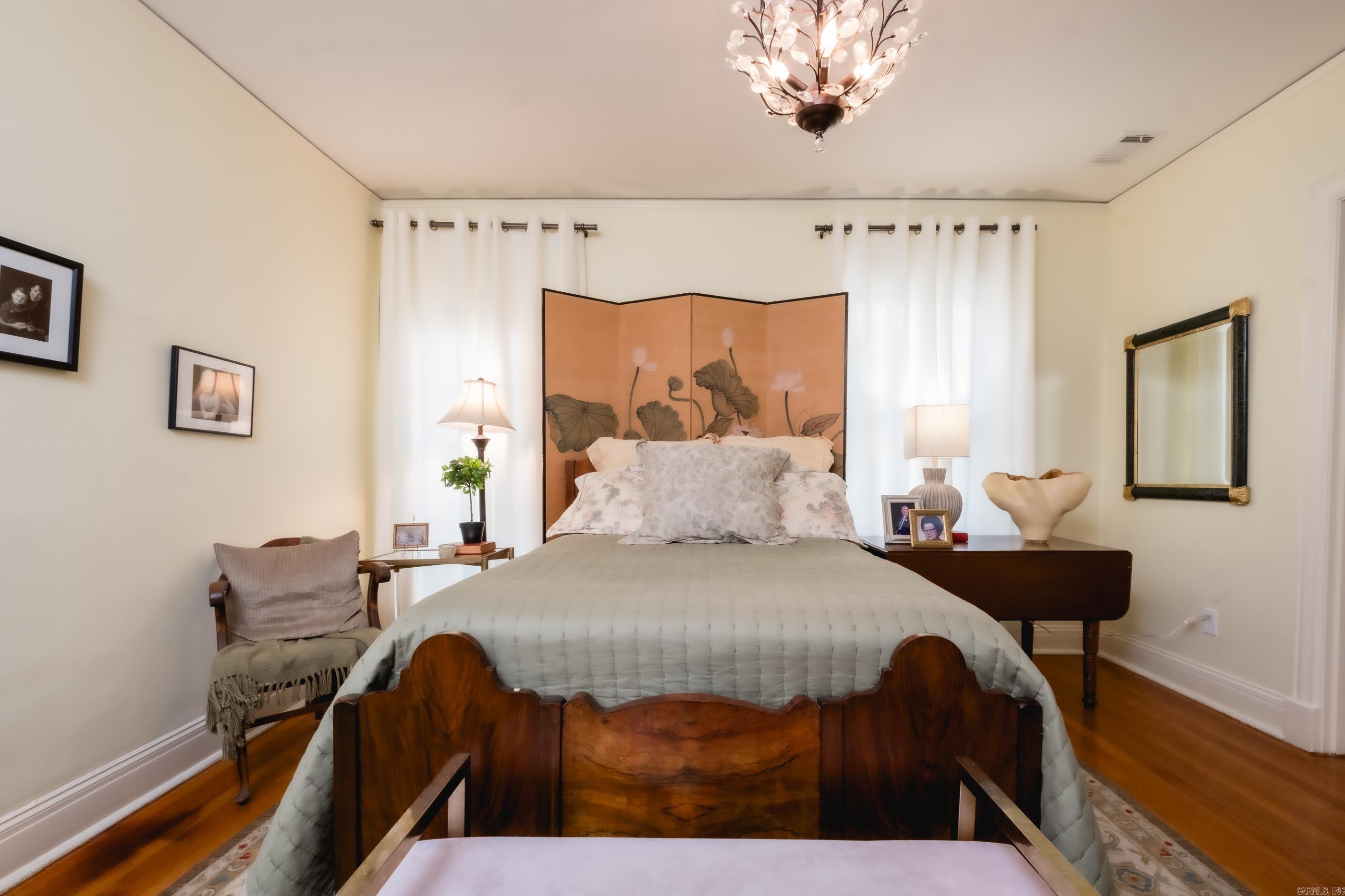 COLONIAL COURT - Residential