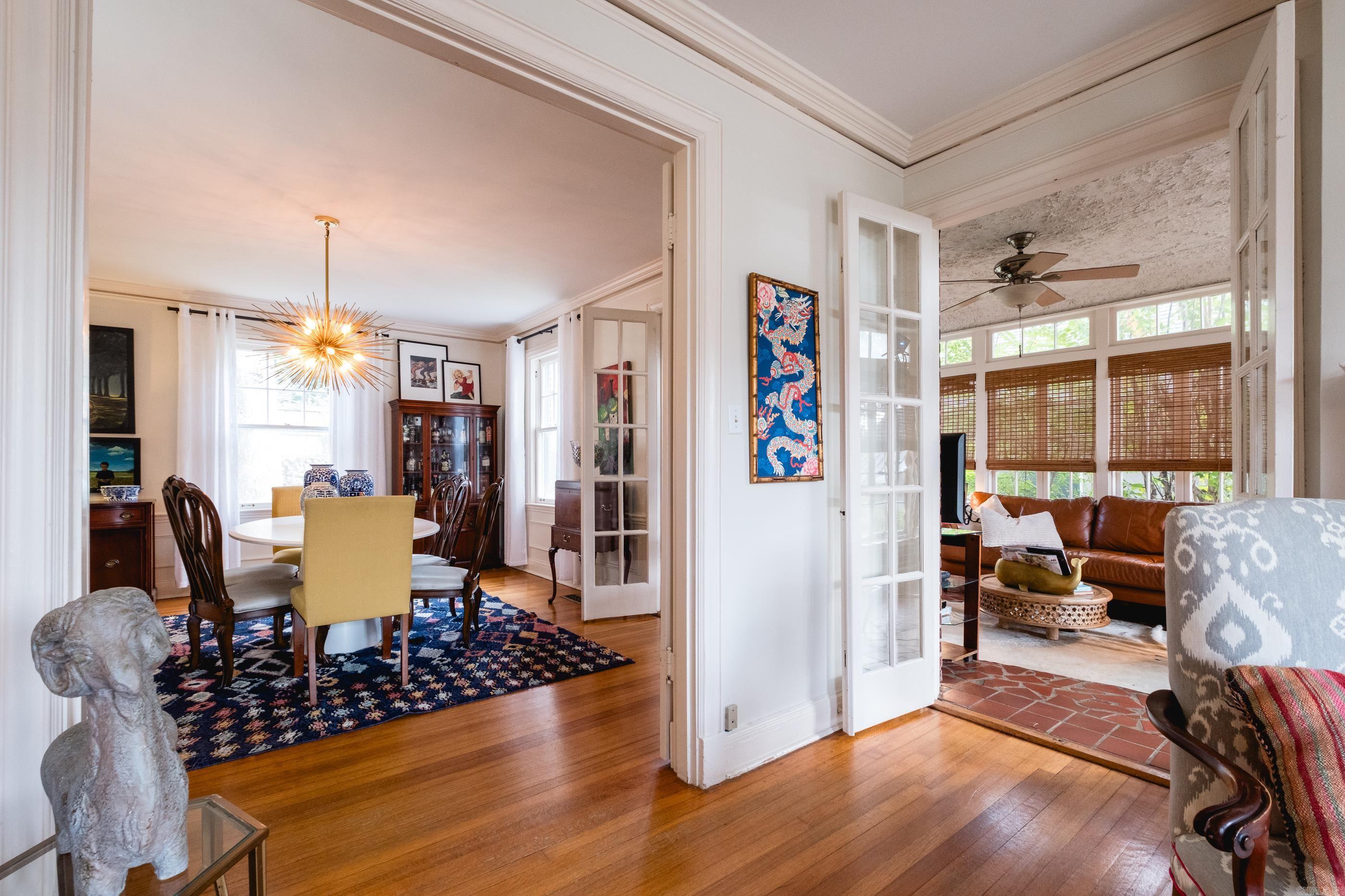 COLONIAL COURT - Residential