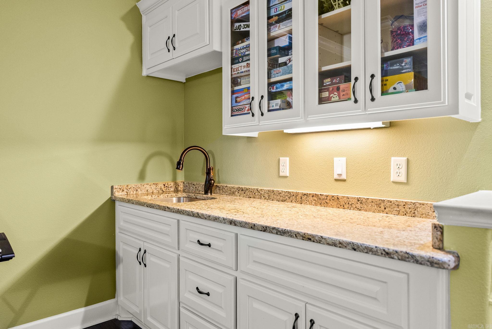 WOODLANDS EDGE - Residential