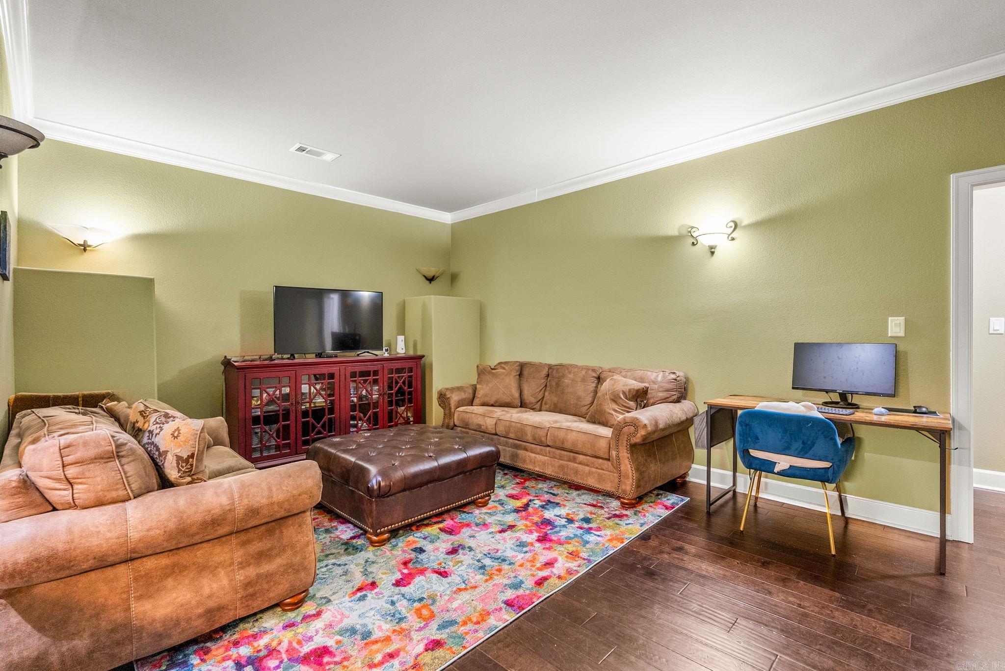 WOODLANDS EDGE - Residential