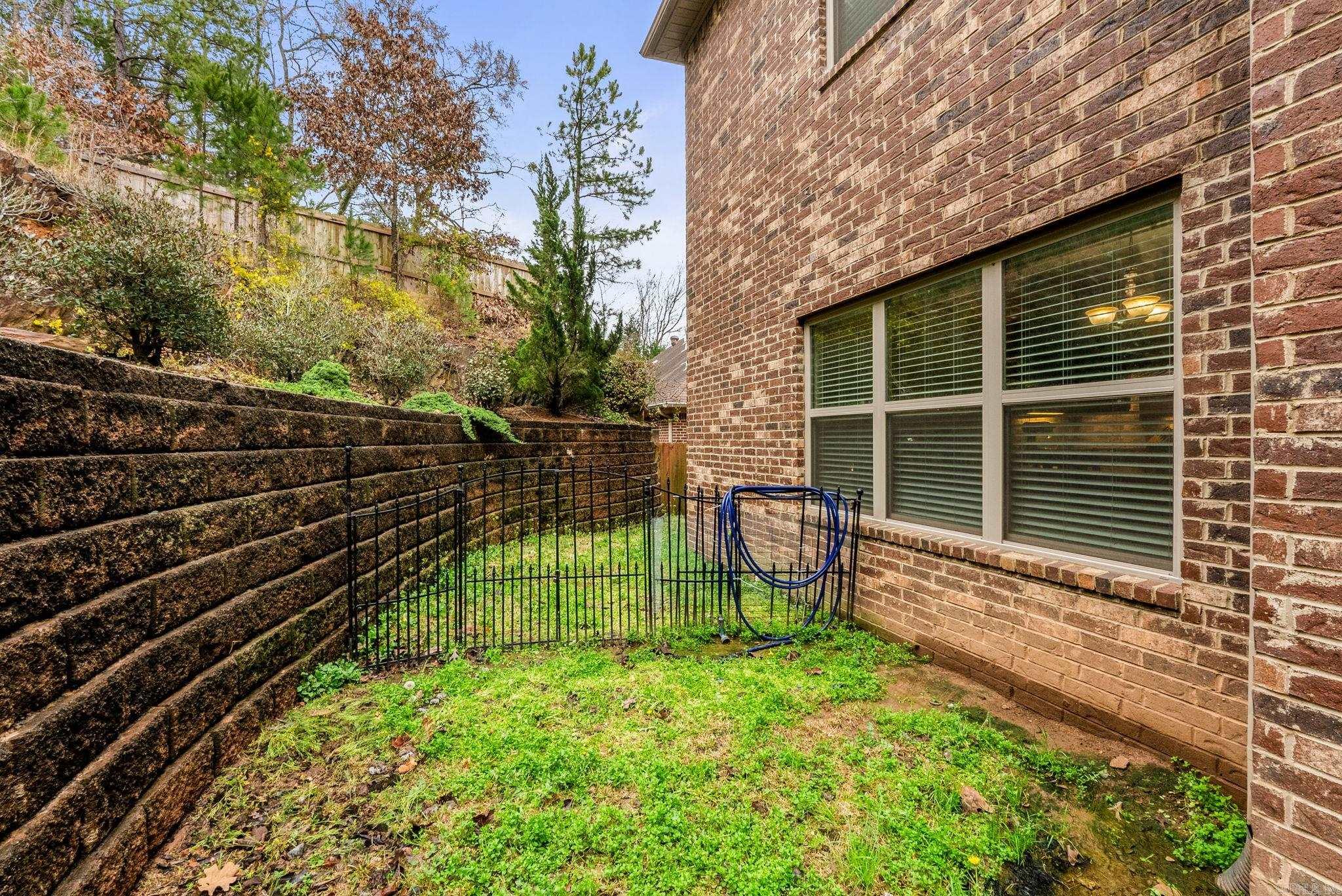 WOODLANDS EDGE - Residential