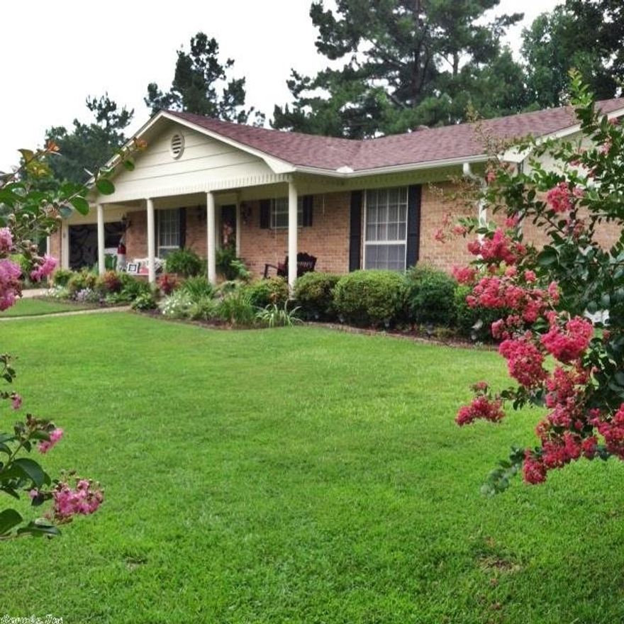 LAKESIDE...IMMACULATE 3BR 2 BATH IN BELLAIRE AREA $187,500...INCLUDES SHOP..UPDATED SEVERAL TIMES DURING OWNERSHIP &  WELL MAINTAINED... GORGEOUS HARDWOOD FLOORS, RECENTLY ADDED SUNROOM WITH WB STOVE & LOTS OF WINDOWS TO PRETTY LANDSCAPED BACKYARD; GAS LOGS FB (2 ALTERNATE SOURCES FOR HEAT); DETACHED BONUS BLDG WITH A/C, CABINETS SMALL REFRIG-PERFECT CRAFT/HOBBY ROOM; DON'T MISS THIS ONE WHICH OFFERS SOMETHING FOR HER AND SOMETHING FOR HIM...30X50 SHOP W/ELECTRICITY & CONCRETE FLOORS.