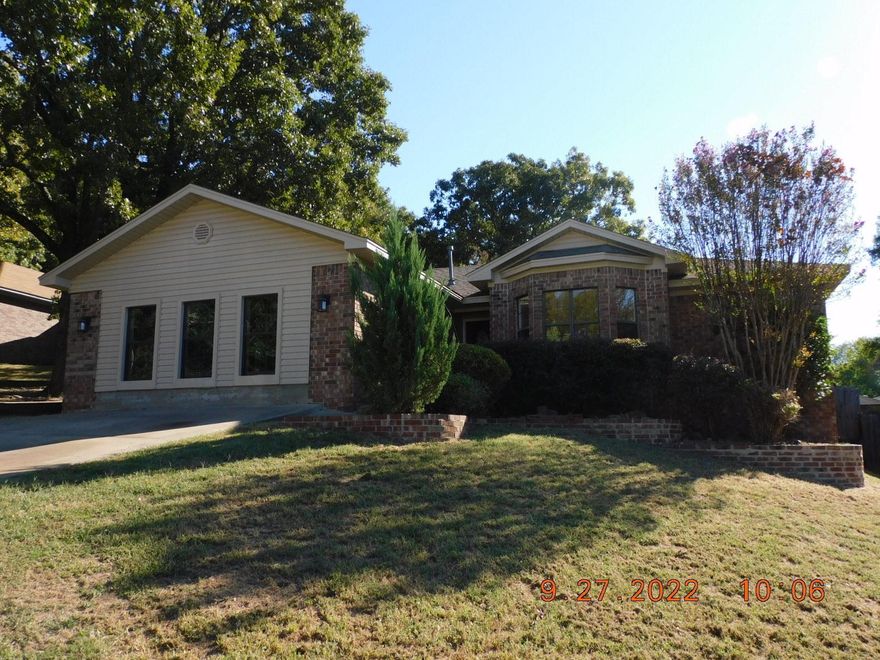 Well maintained home in a cul-de-sac, split floor plan, all appliances including refrigerator, washer & dryer, oversized family room with vaulted ceiling, new carpet throughout, breakfast room with bay window, 2 inch blinds throughout, spacious master suite, fenced yard with deck. No pets allowed.