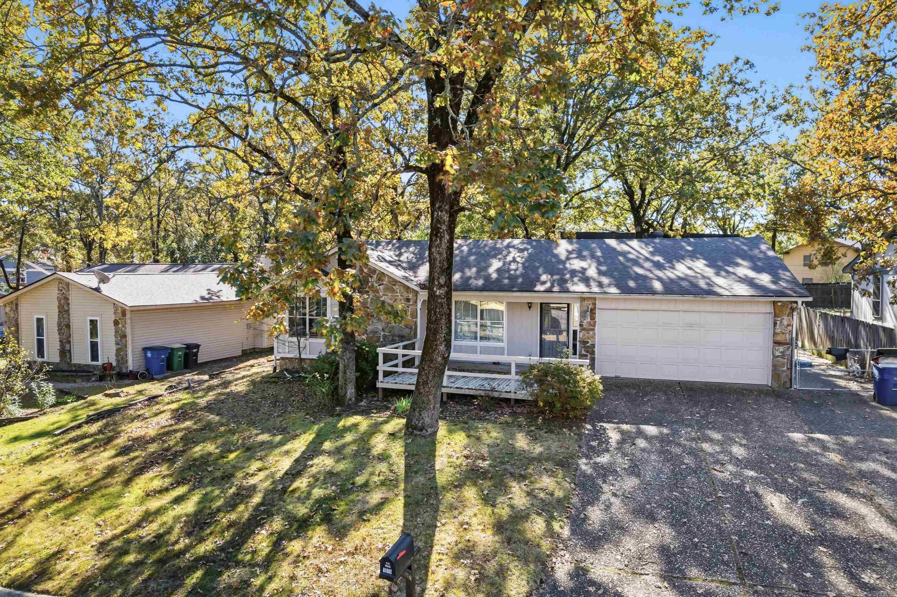 INDIAN HILLS - Residential