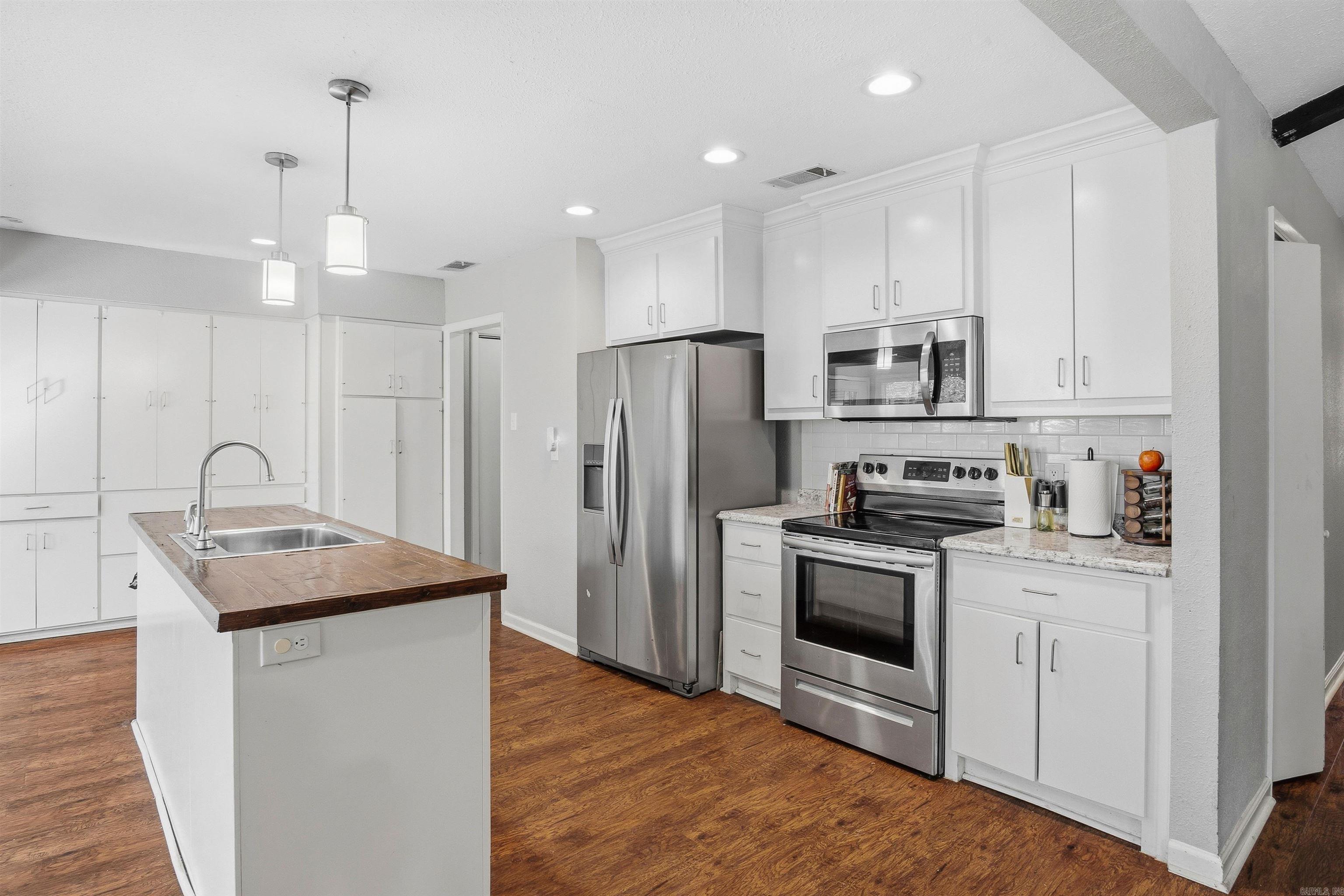 INDIAN HILLS - Residential