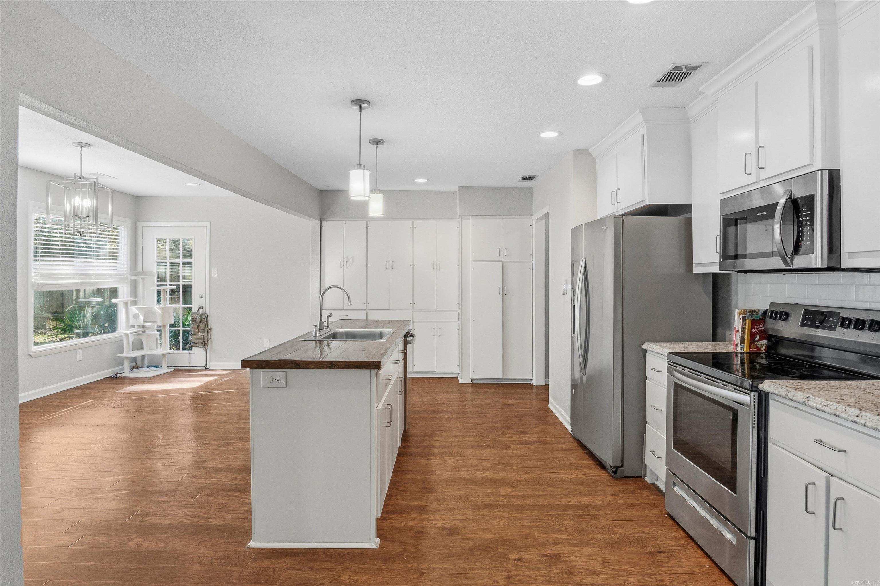 INDIAN HILLS - Residential