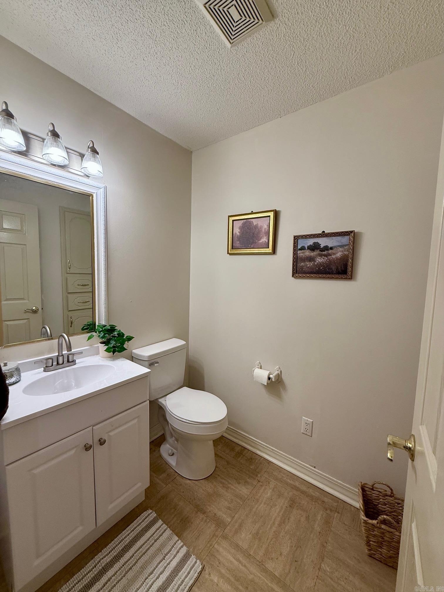 LAKEWOOD ESTATES - Residential