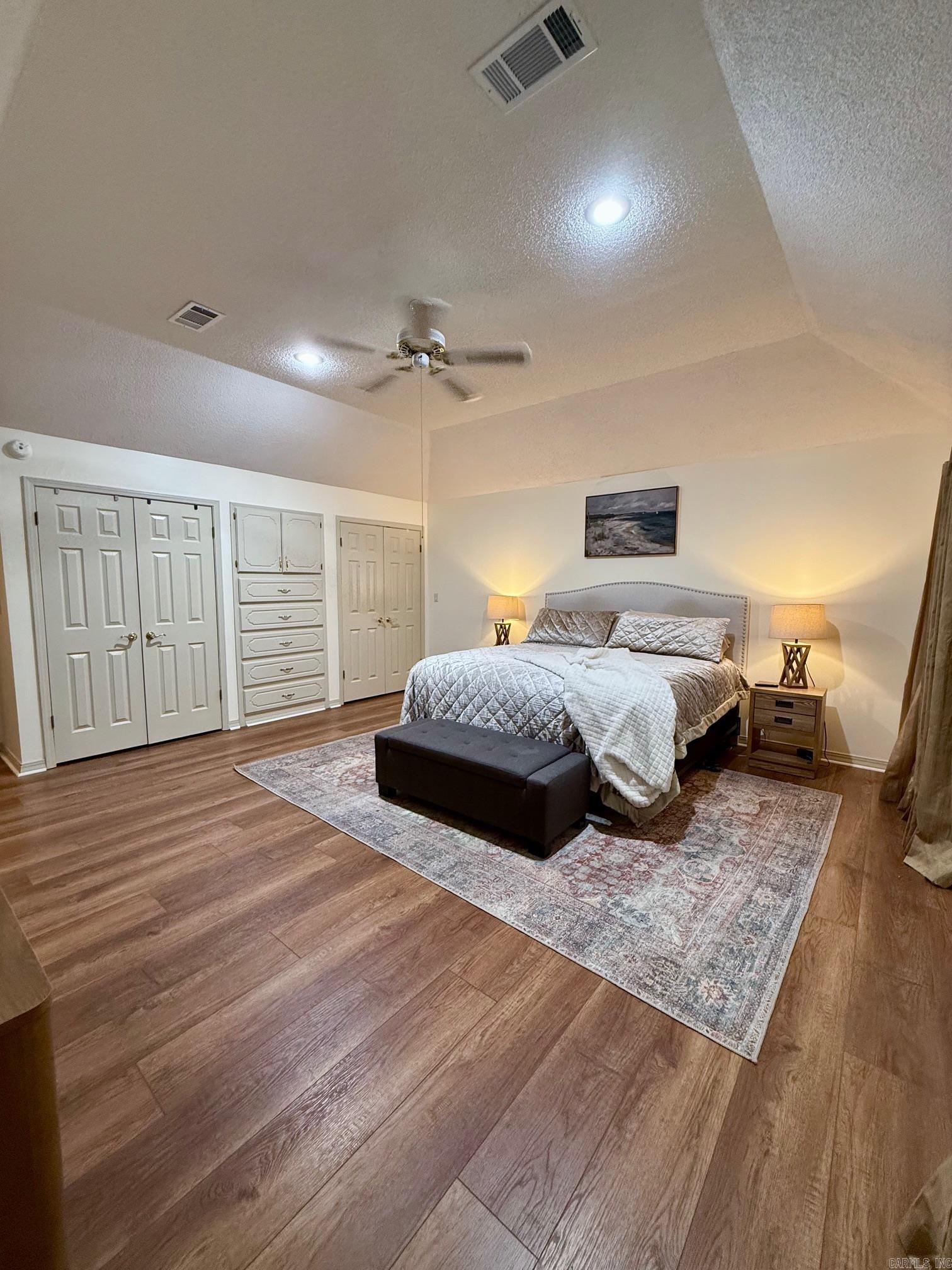 LAKEWOOD ESTATES - Residential