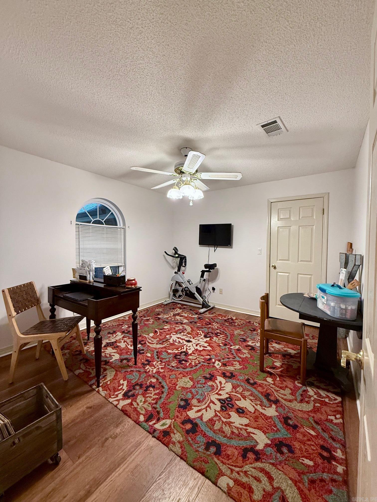 LAKEWOOD ESTATES - Residential