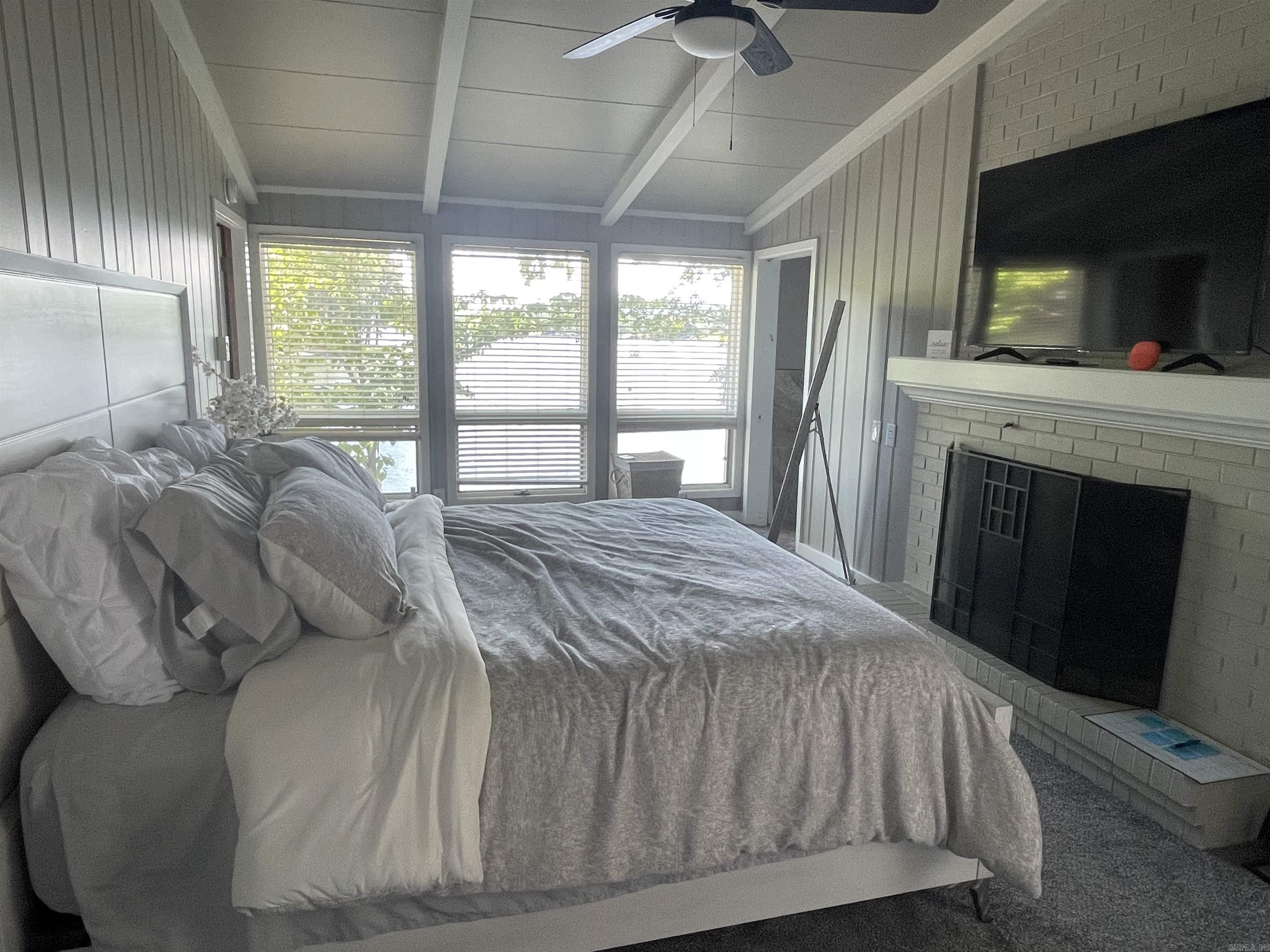 Knollwood - Residential
